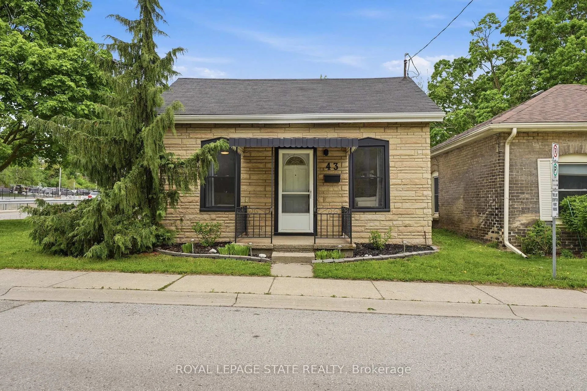 Photo 1 of 43 Alonzo Street, Brantford — HOMEH