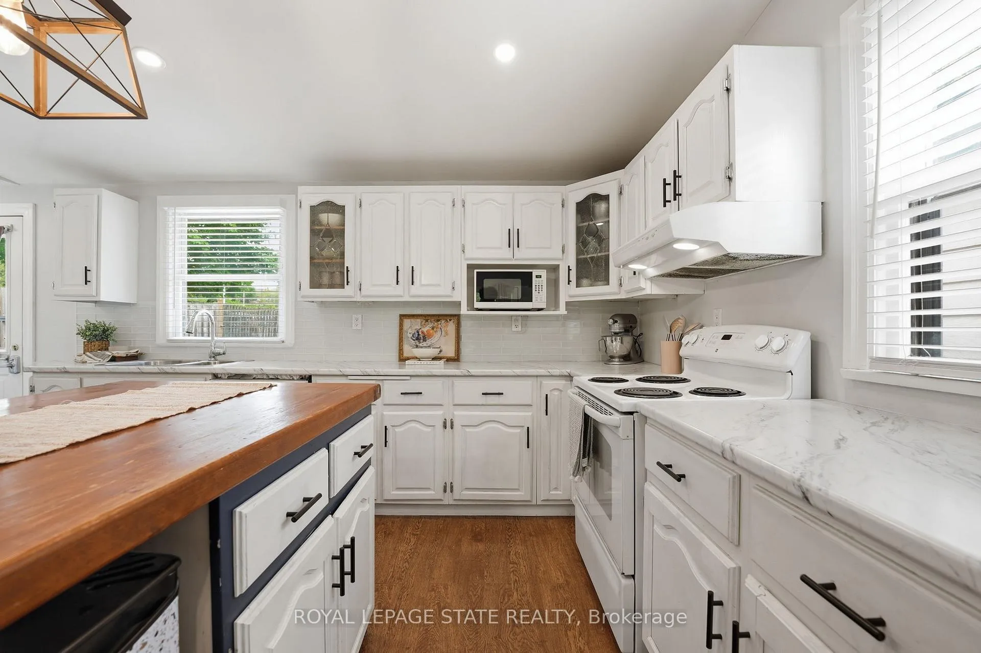 Photo 10 of 43 Alonzo Street, Brantford — HOMEH