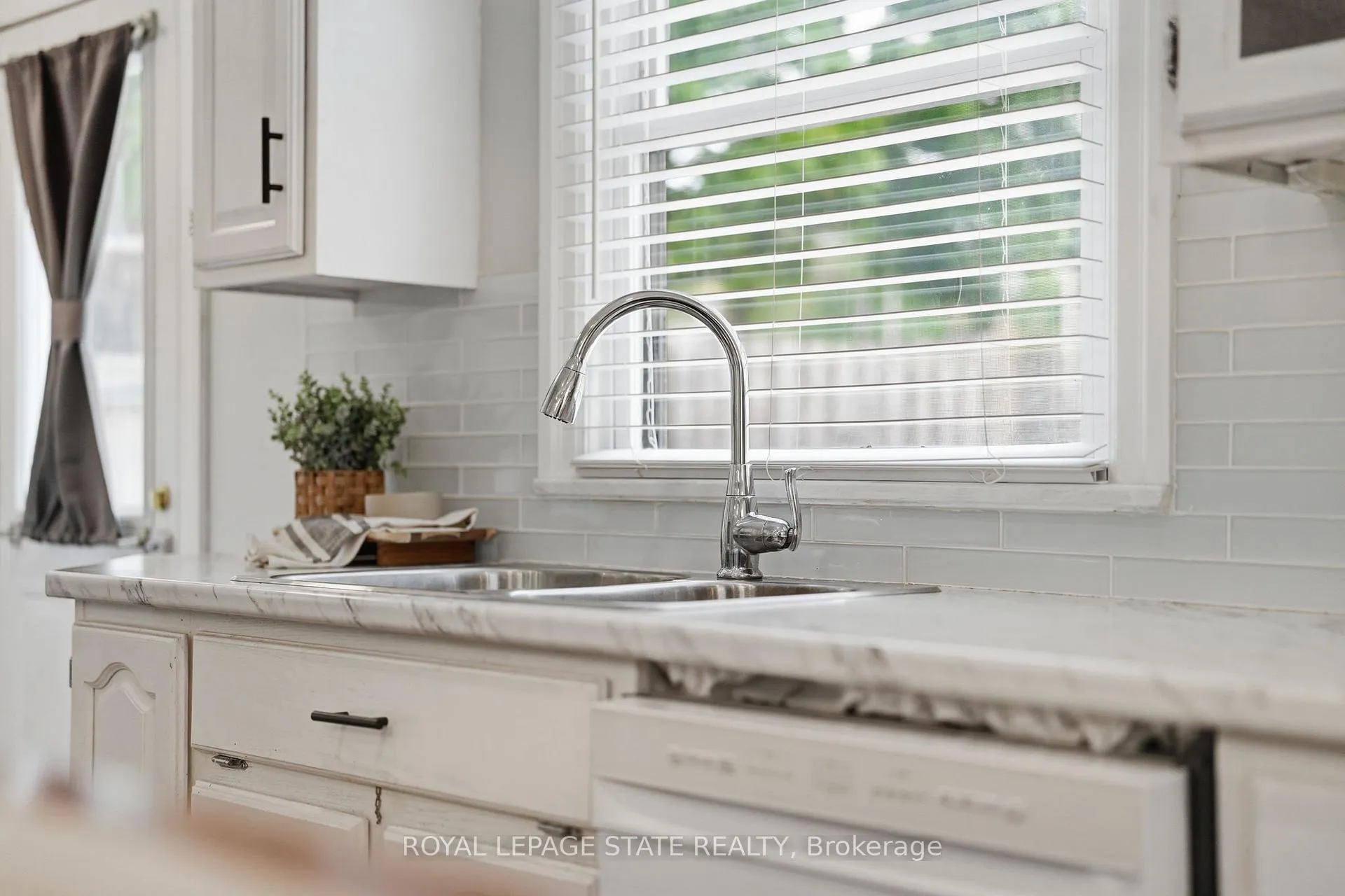 Photo 14 of 43 Alonzo Street, Brantford — HOMEH