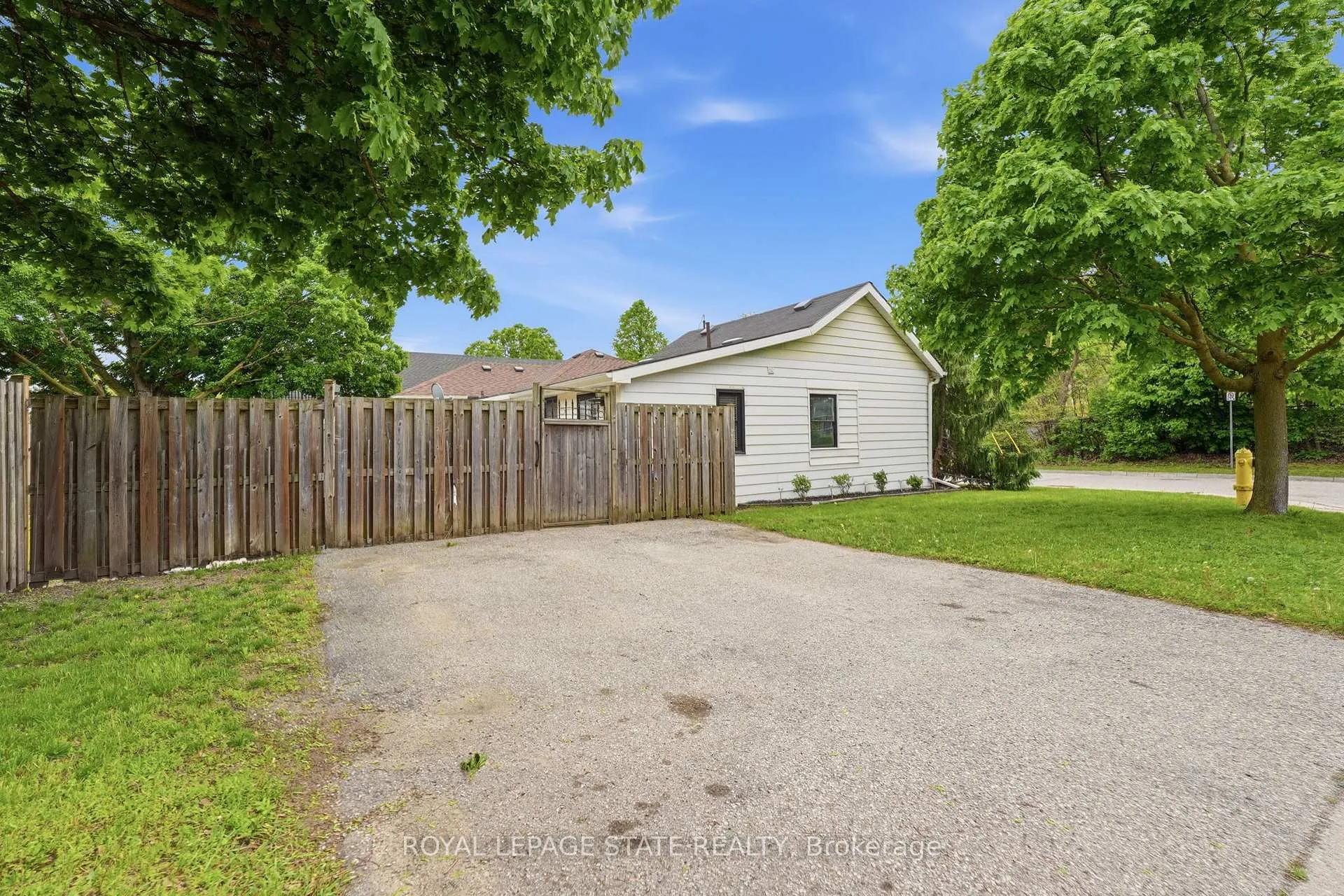 Photo 30 of 43 Alonzo Street, Brantford — HOMEH