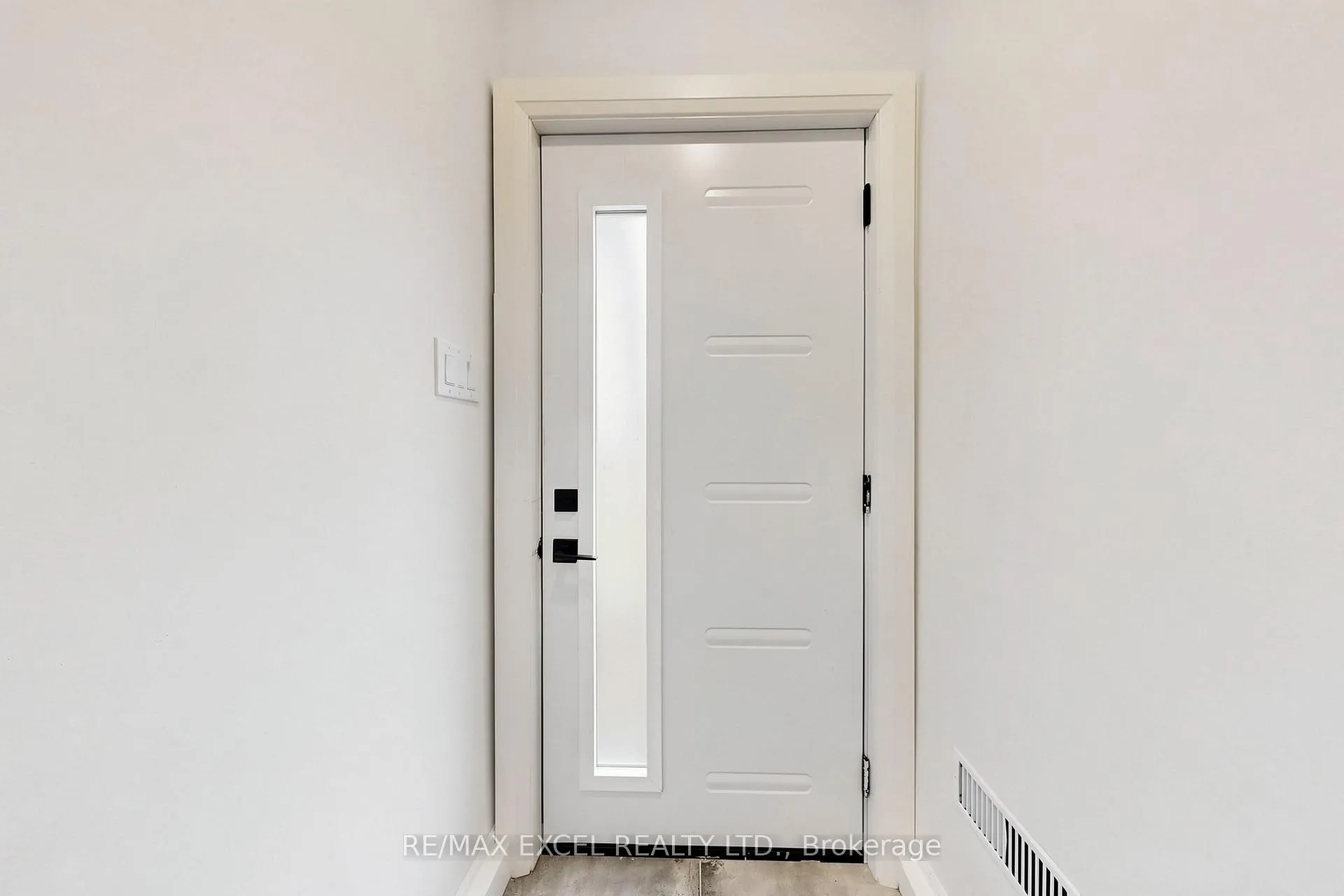 Photo 4 of 6 Lappe Avenue, Markham, Cornell — HOMEH