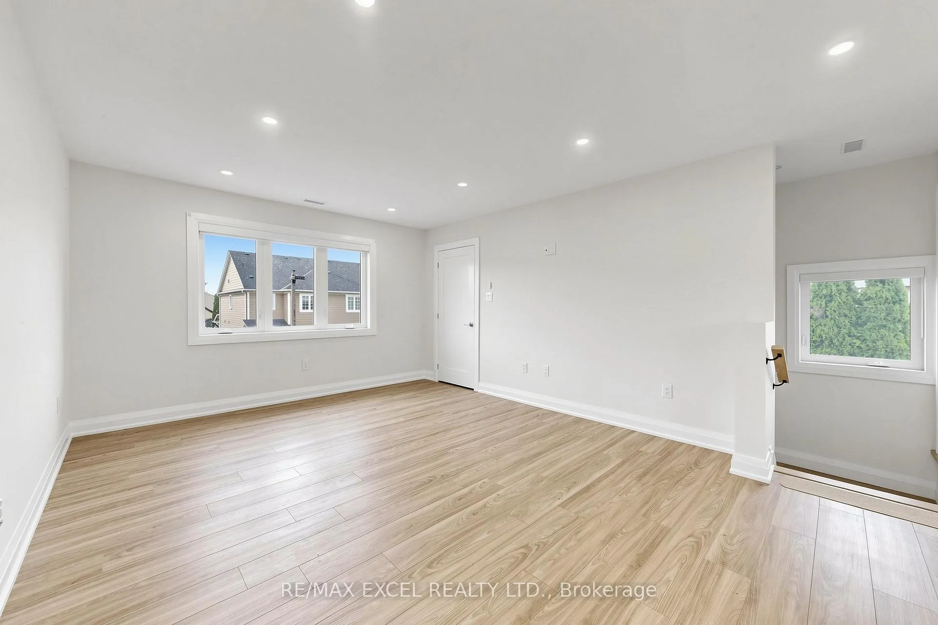 Photo 13 of 6 Lappe Avenue, Markham, Cornell — HOMEH