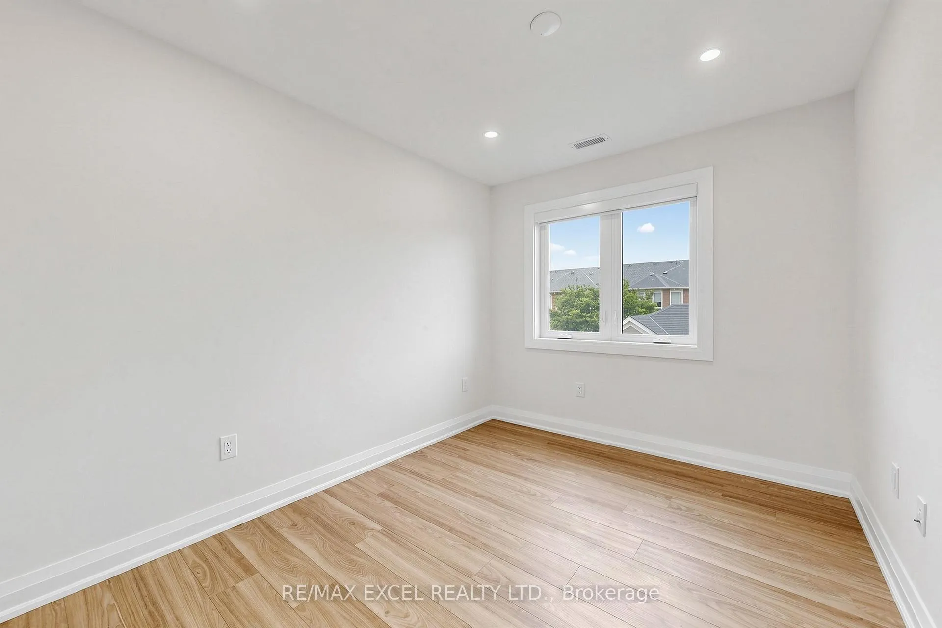 Photo 16 of 6 Lappe Avenue, Markham, Cornell — HOMEH