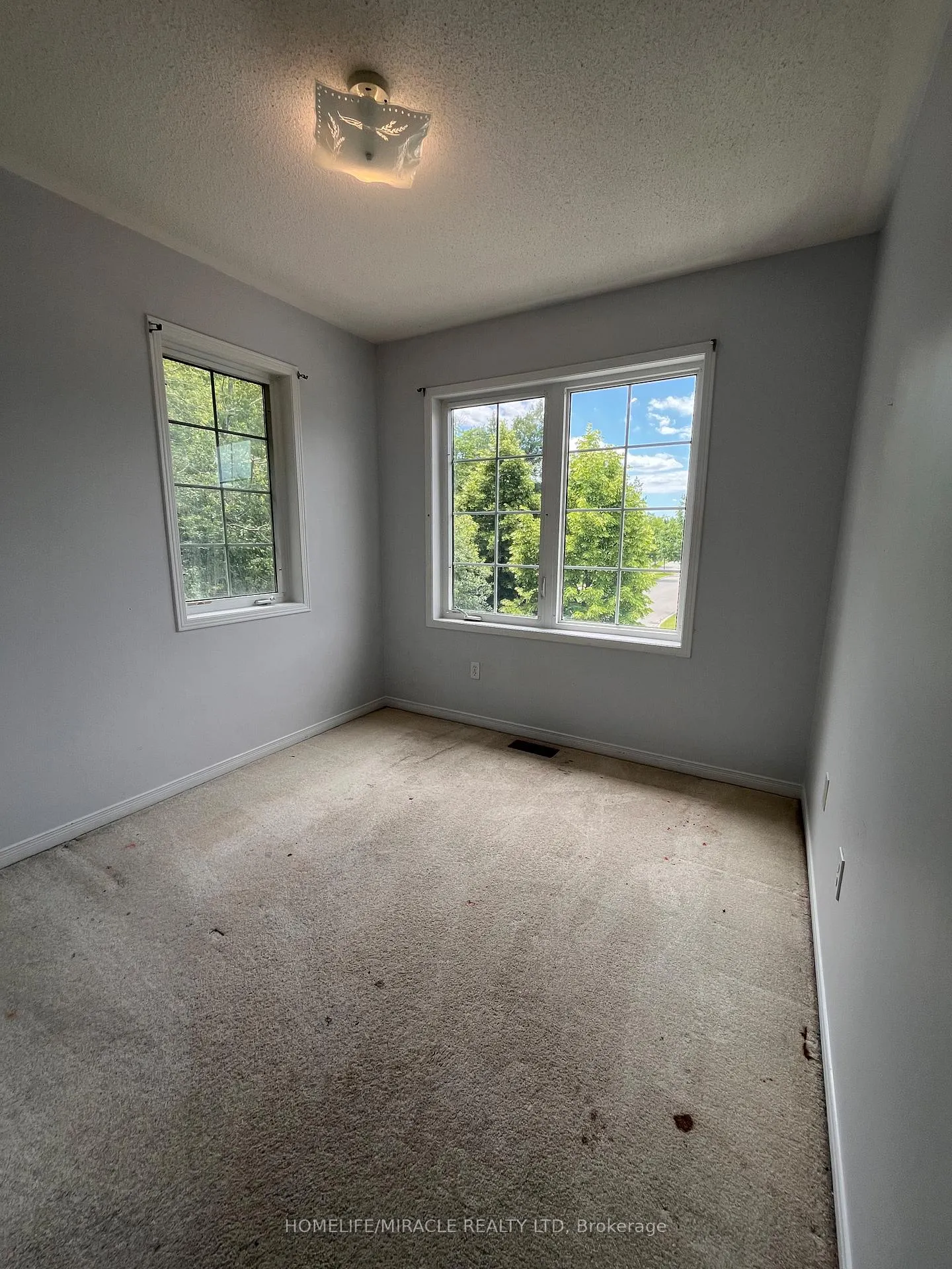 Photo 9 of 161 Cathedral Drive, Whitby, Rolling Acres — HOMEH
