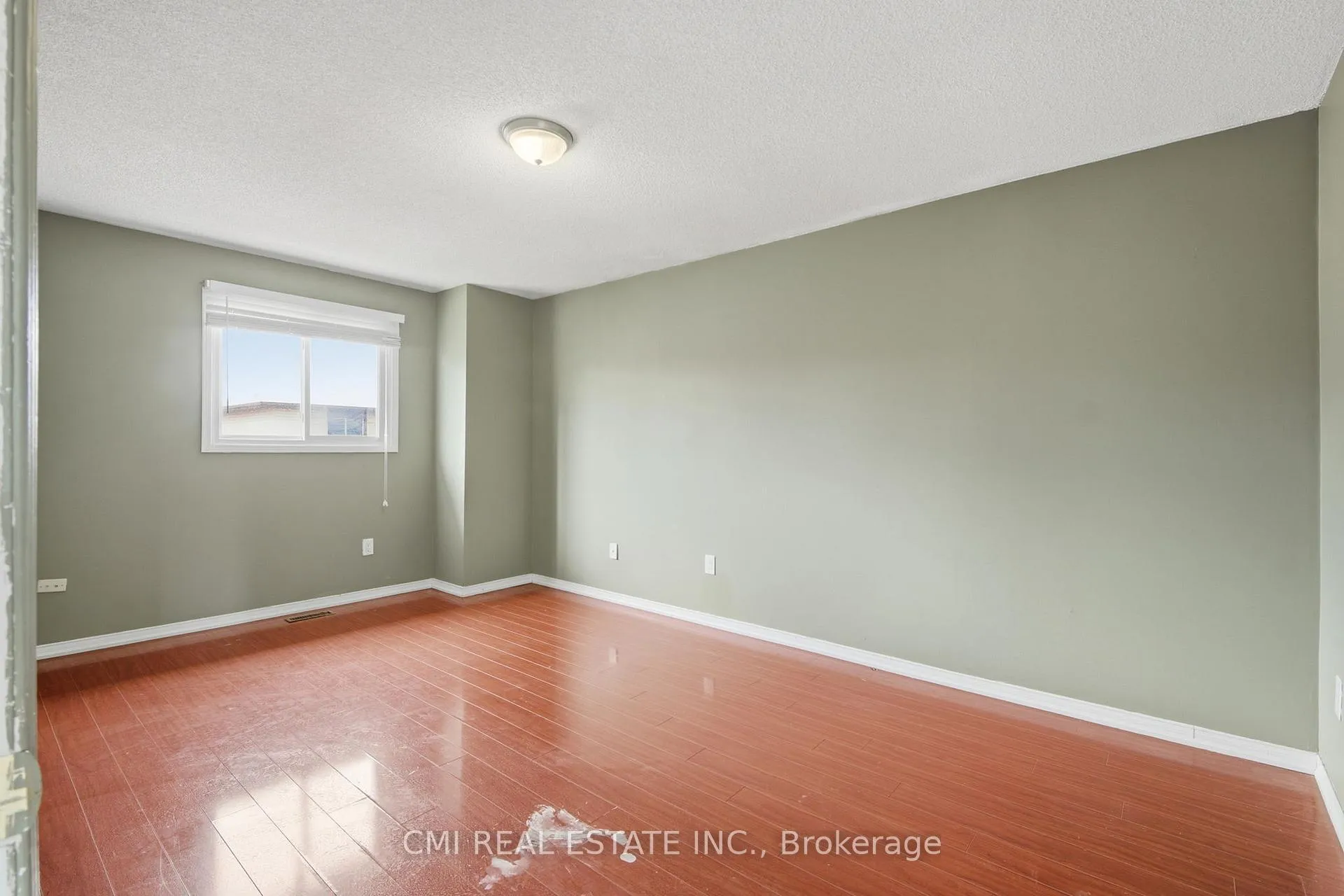 Photo 10 of 31 Castlehill Road, Brampton, Northwood Park — HOMEH