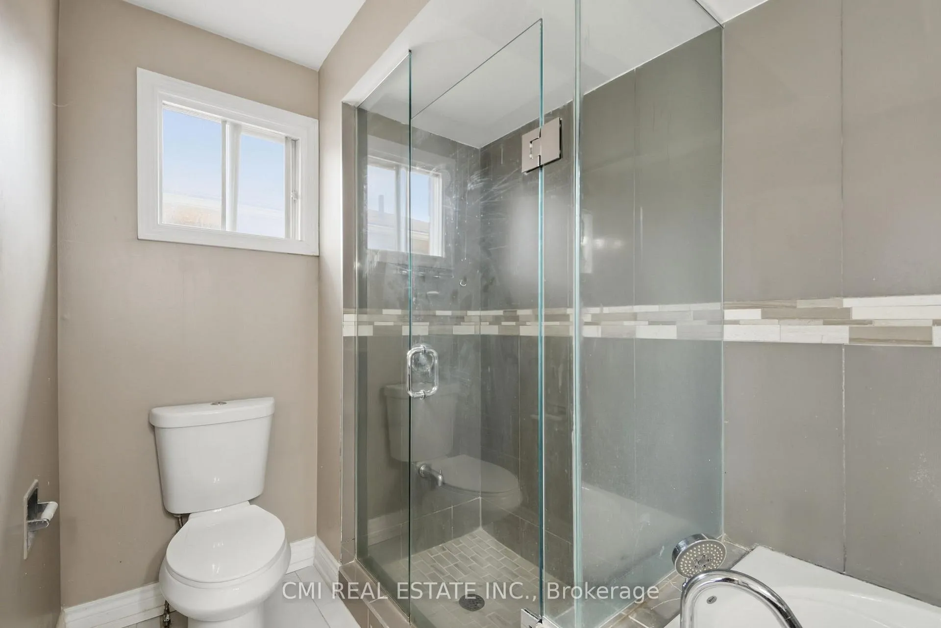 Photo 31 of 31 Castlehill Road, Brampton, Northwood Park — HOMEH