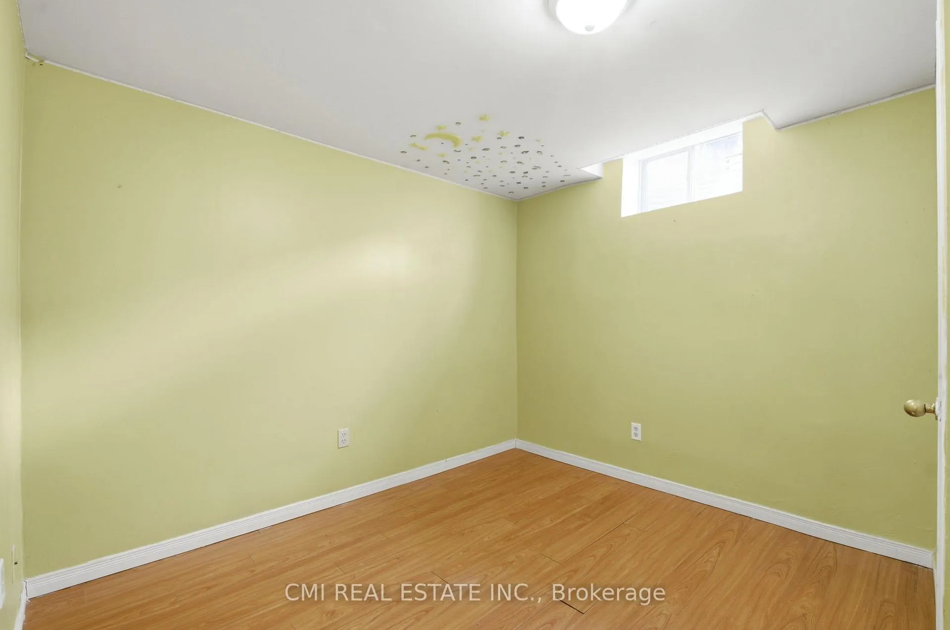 Photo 35 of 31 Castlehill Road, Brampton, Northwood Park — HOMEH