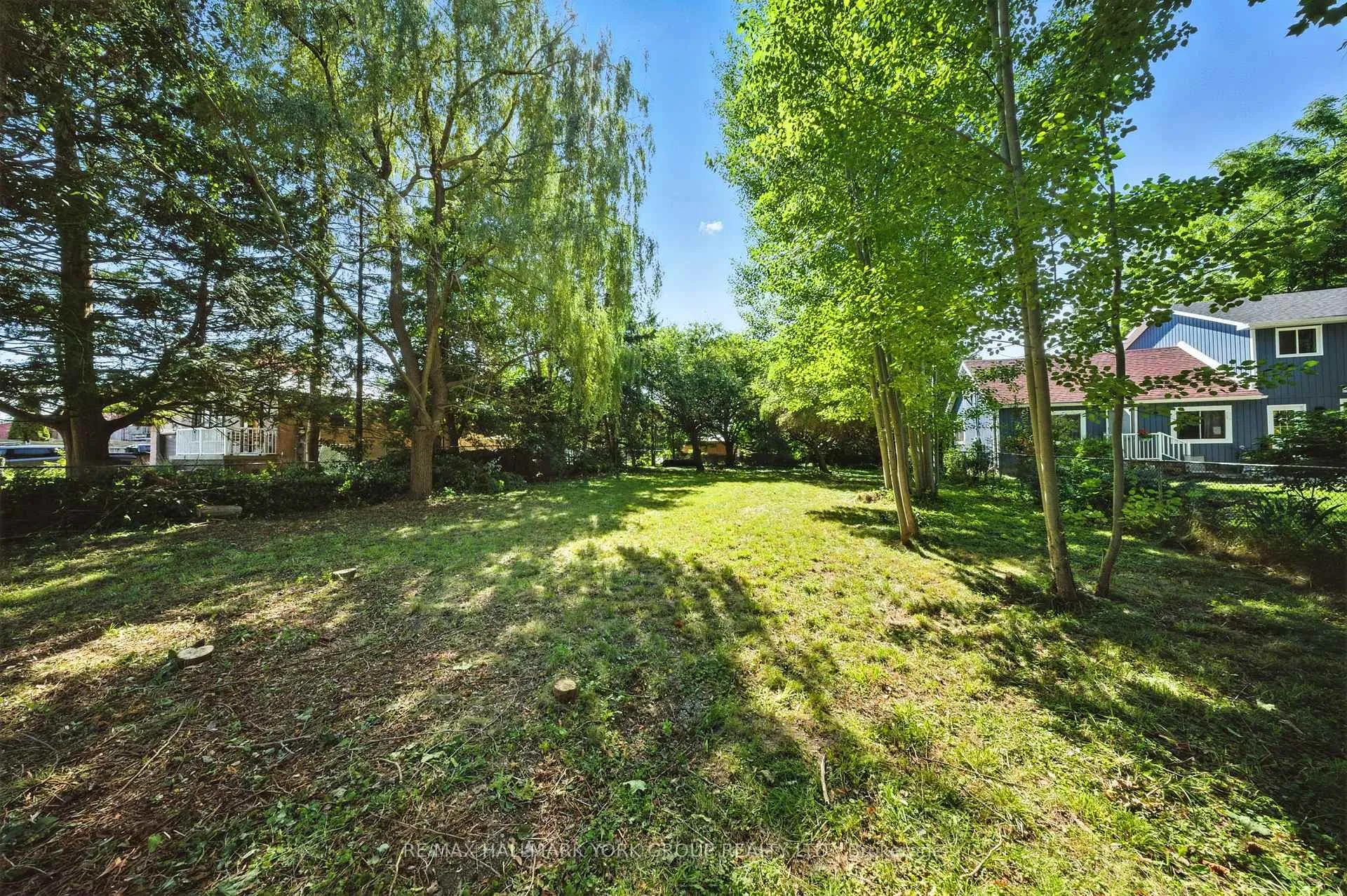Photo 9 of 136 Metro Road N, Georgina, Historic Lakeshore Communities — HOMEH