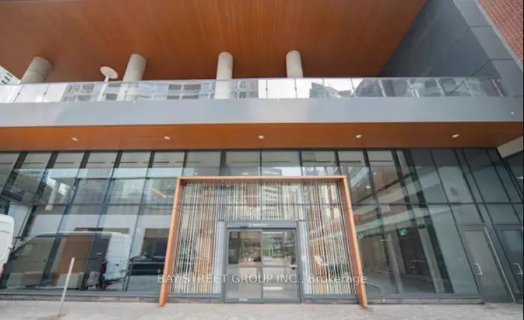 Photo 2 of Unit 916, 17 Bathurst Street, Toronto, Waterfront Communities — HOMEH