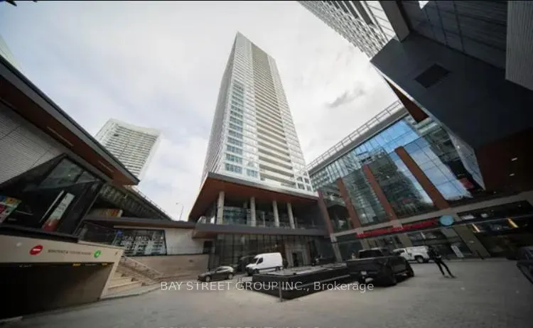 Photo 3 of Unit 916, 17 Bathurst Street, Toronto, Waterfront Communities — HOMEH