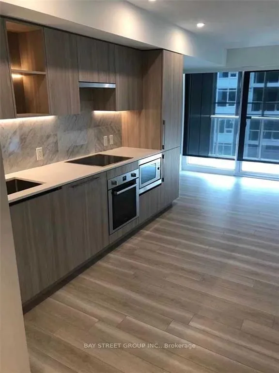 Photo 10 of Unit 916, 17 Bathurst Street, Toronto, Waterfront Communities — HOMEH