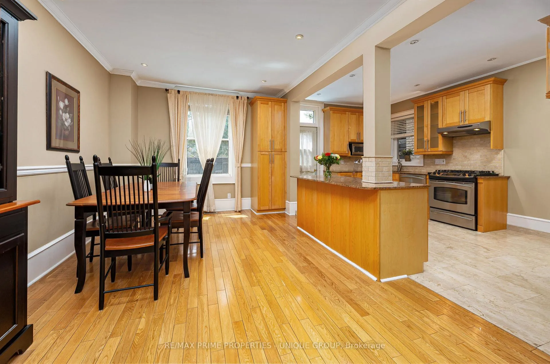 Photo 8 of 3 Sparkhall Avenue, Toronto, North Riverdale — HOMEH