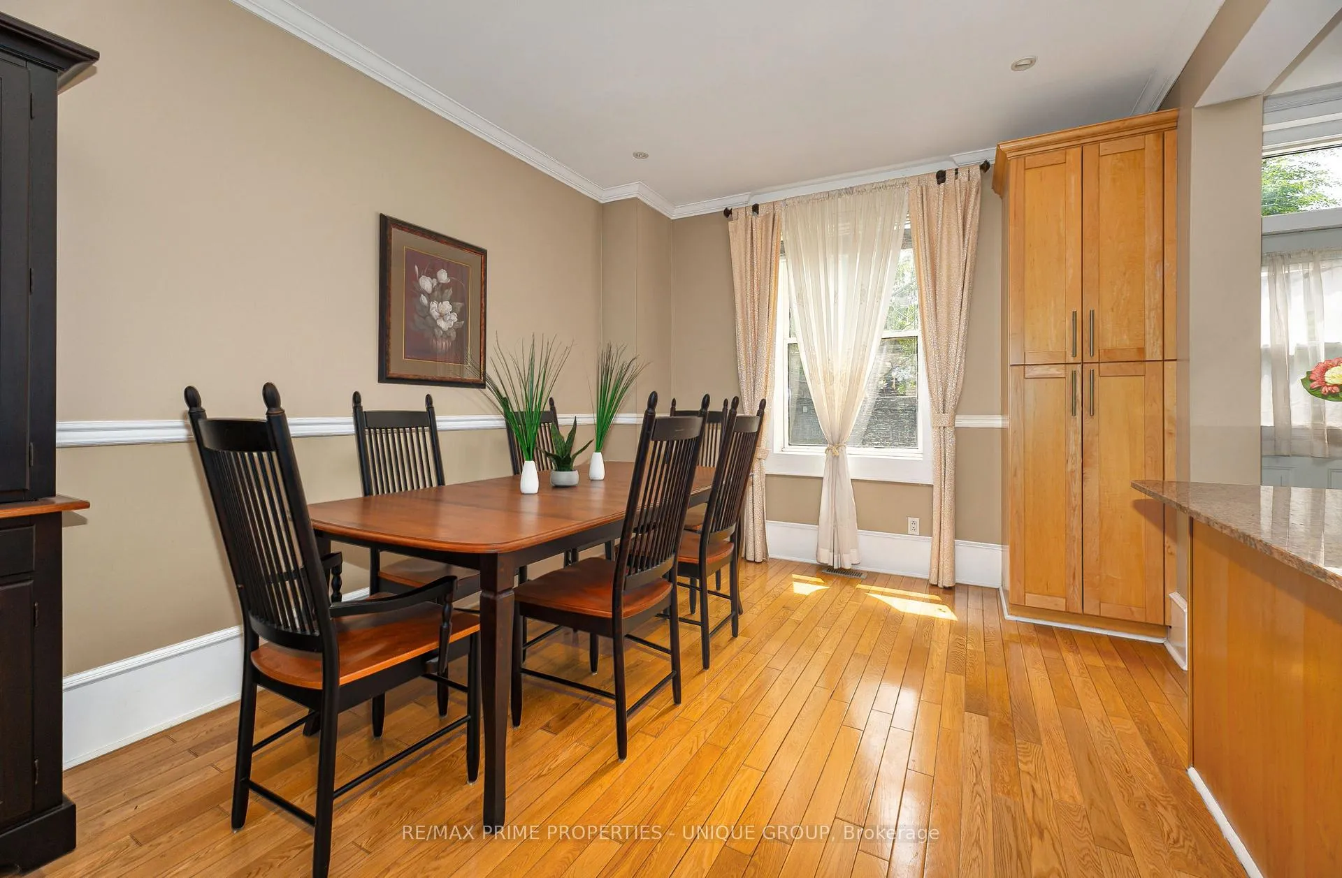 Photo 9 of 3 Sparkhall Avenue, Toronto, North Riverdale — HOMEH