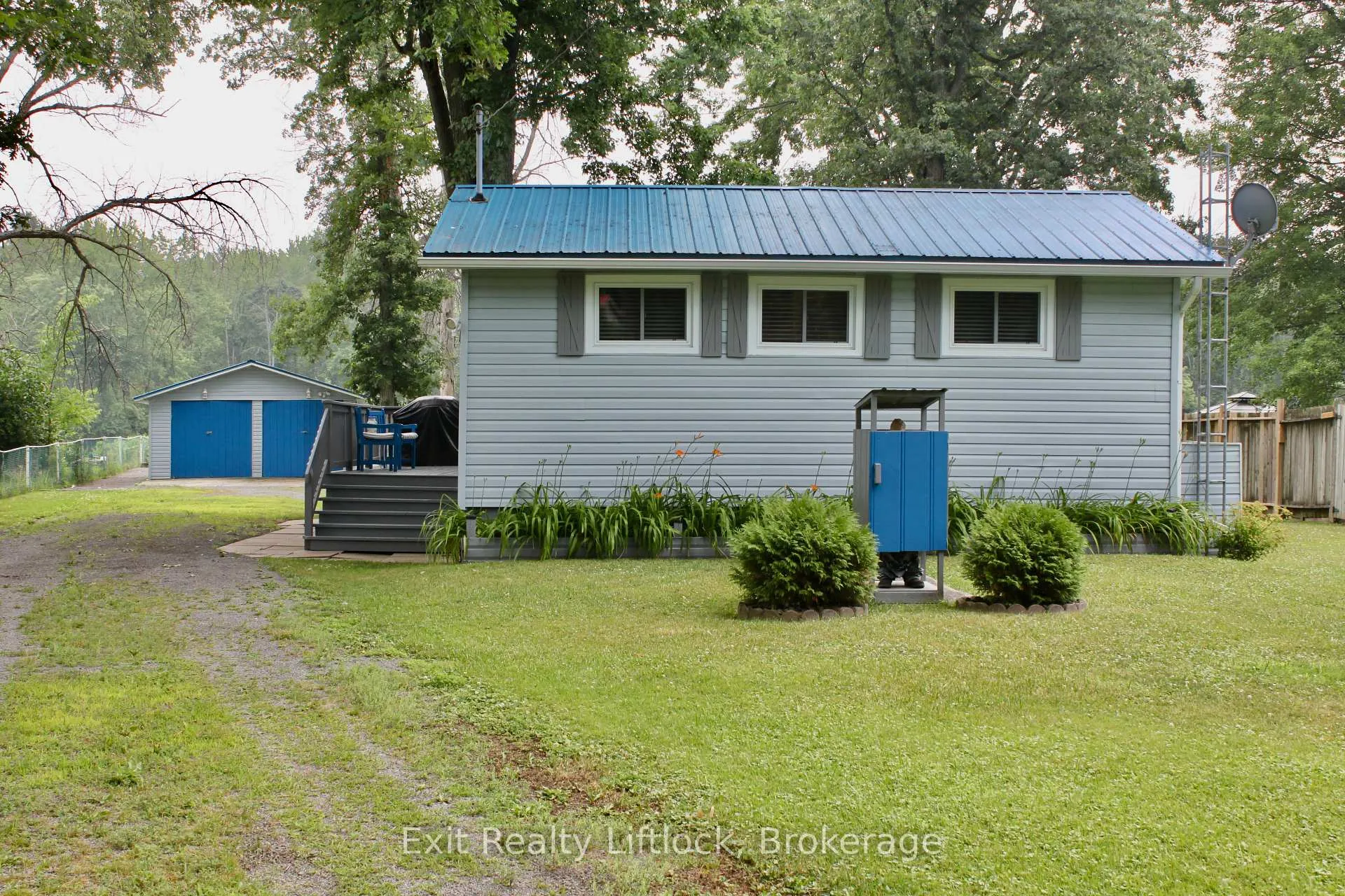 Photo of 77 River Road W