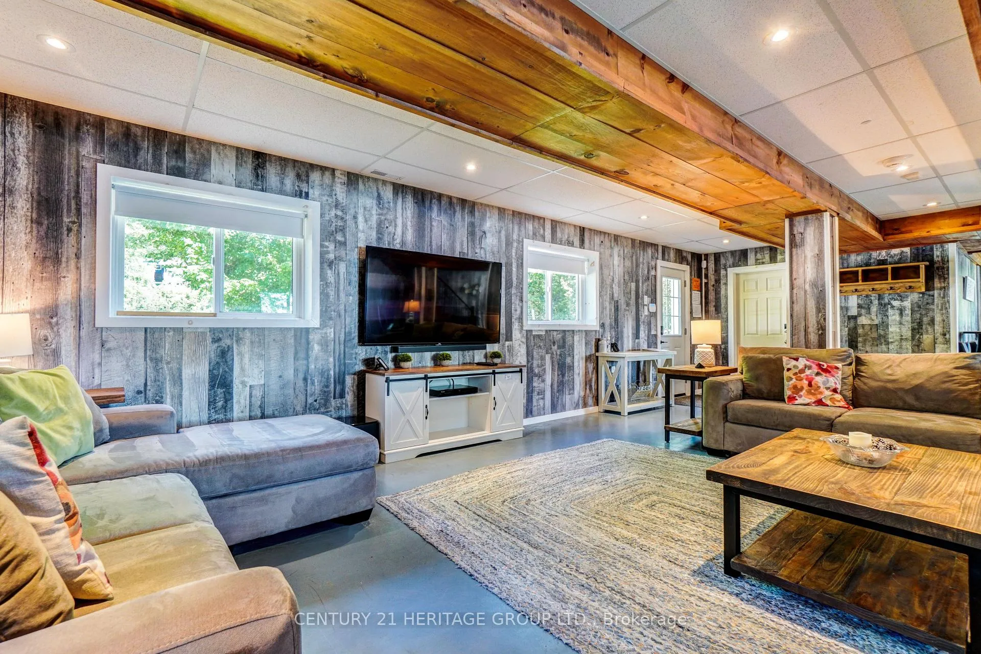 Photo 6 of 133 Oakdene Crescent, Kawartha Lakes, Mariposa — HOMEH