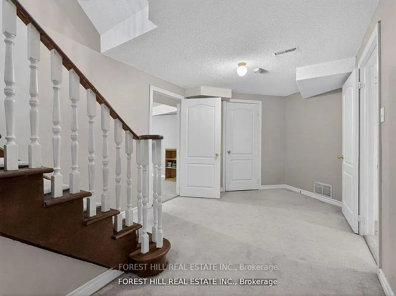 Photo 31 of 43 Rockwood Crescent, Vaughan, Beverley Glen — HOMEH