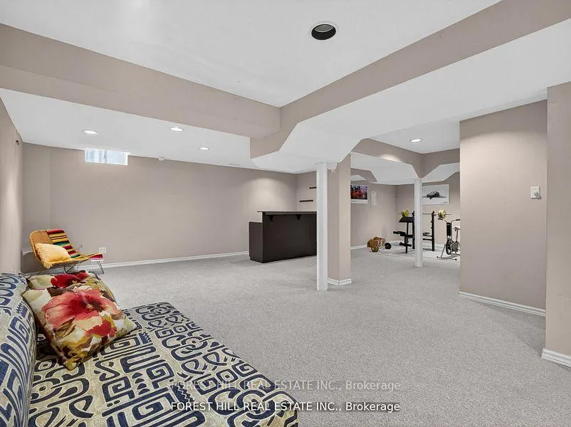 Photo 33 of 43 Rockwood Crescent, Vaughan, Beverley Glen — HOMEH
