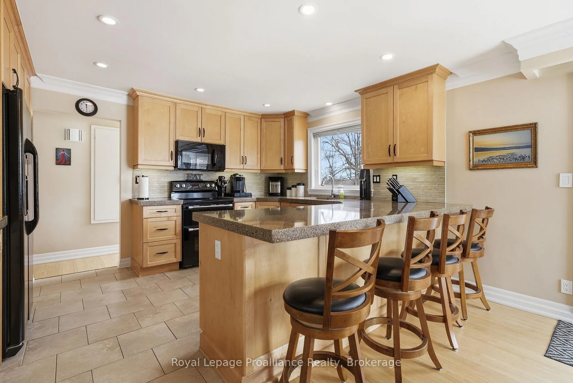 Photo 7 of 1072 Ontario Street, Cobourg — HOMEH