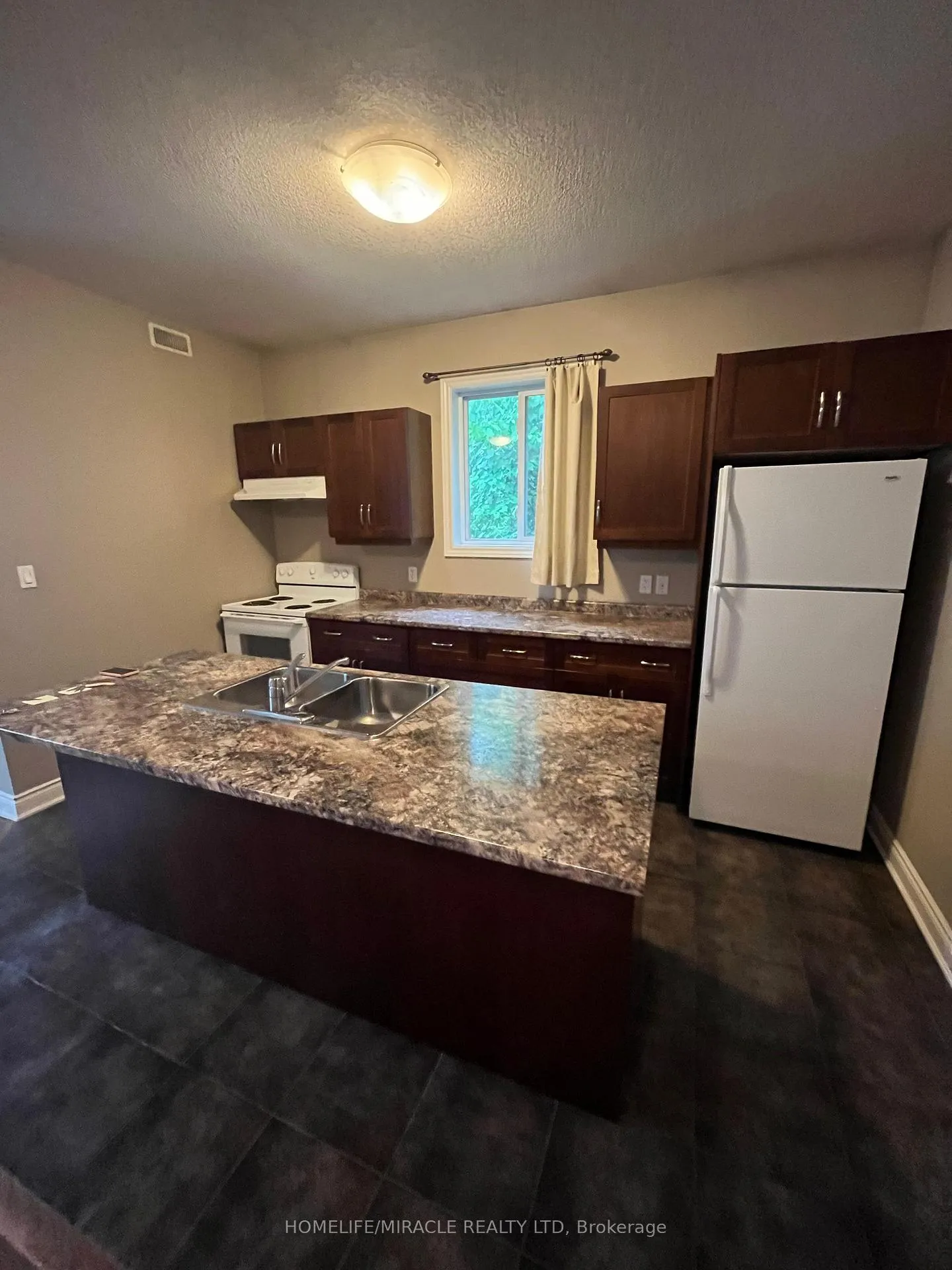 Photo 5 of 86A Morgan Avenue, Kitchener — HOMEH