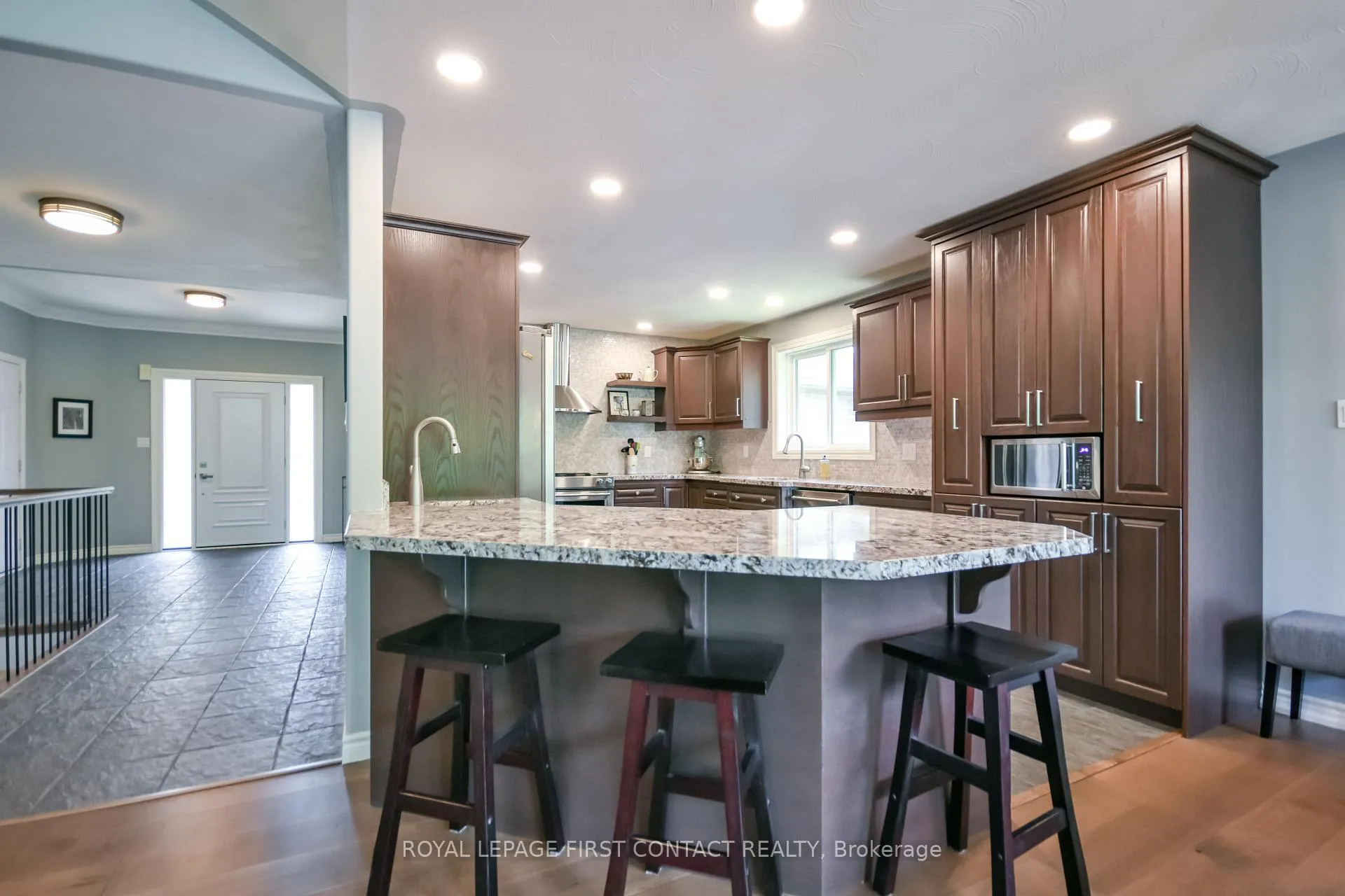 Photo 6 of 6 Nicklaus Drive, Barrie, East Bayfield — HOMEH