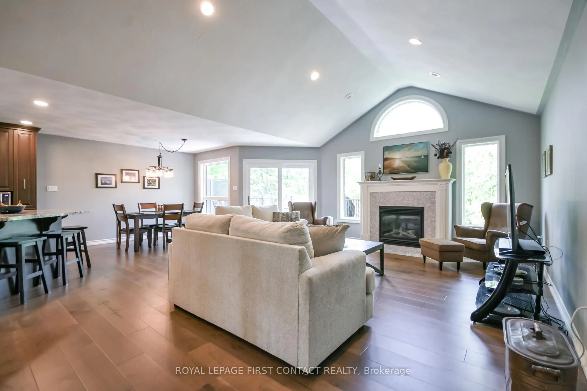 Photo 13 of 6 Nicklaus Drive, Barrie, East Bayfield — HOMEH