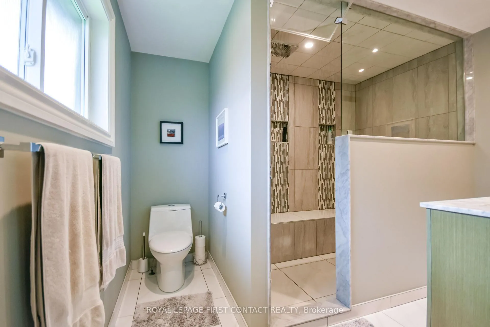 Photo 16 of 6 Nicklaus Drive, Barrie, East Bayfield — HOMEH