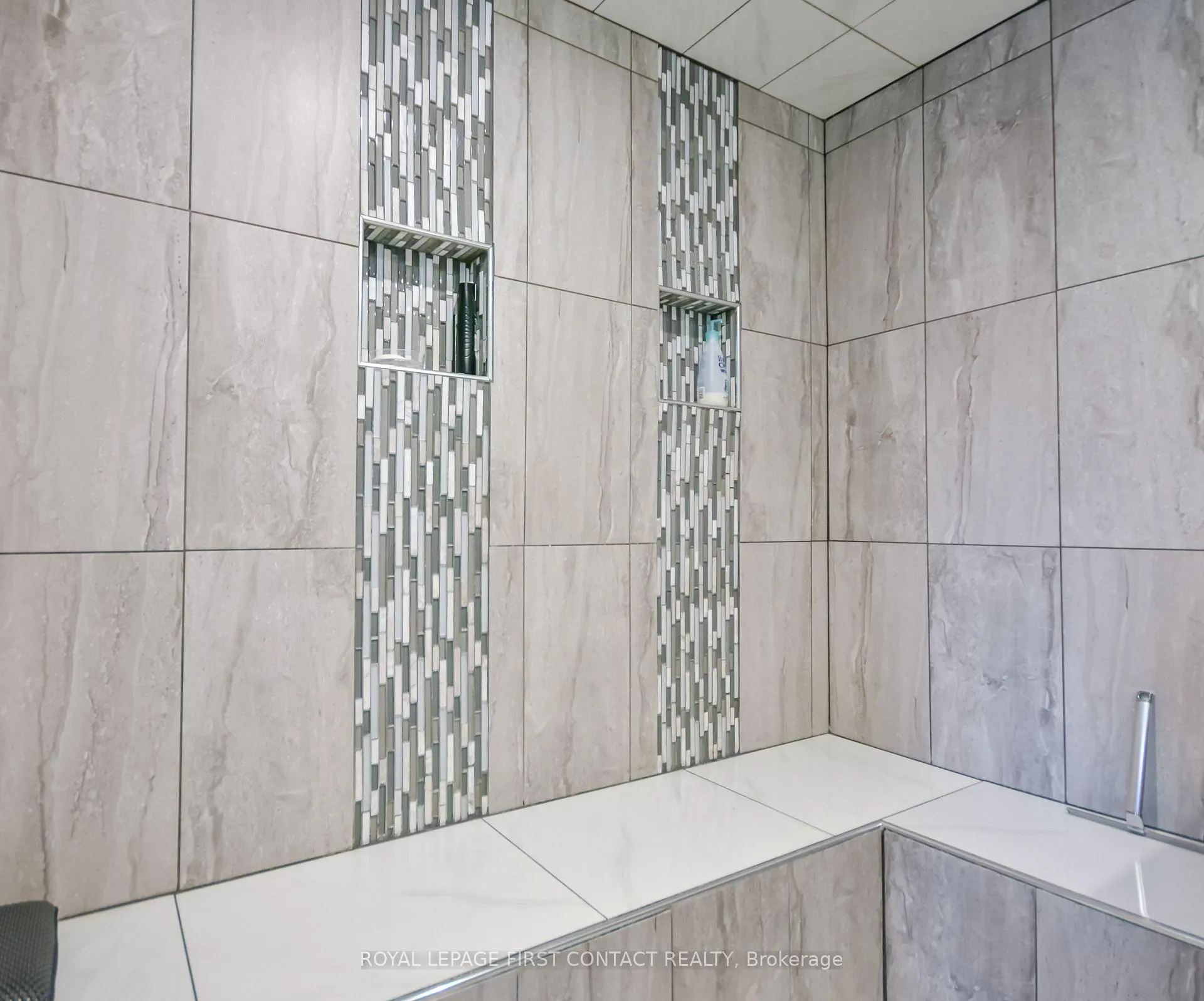 Photo 18 of 6 Nicklaus Drive, Barrie, East Bayfield — HOMEH