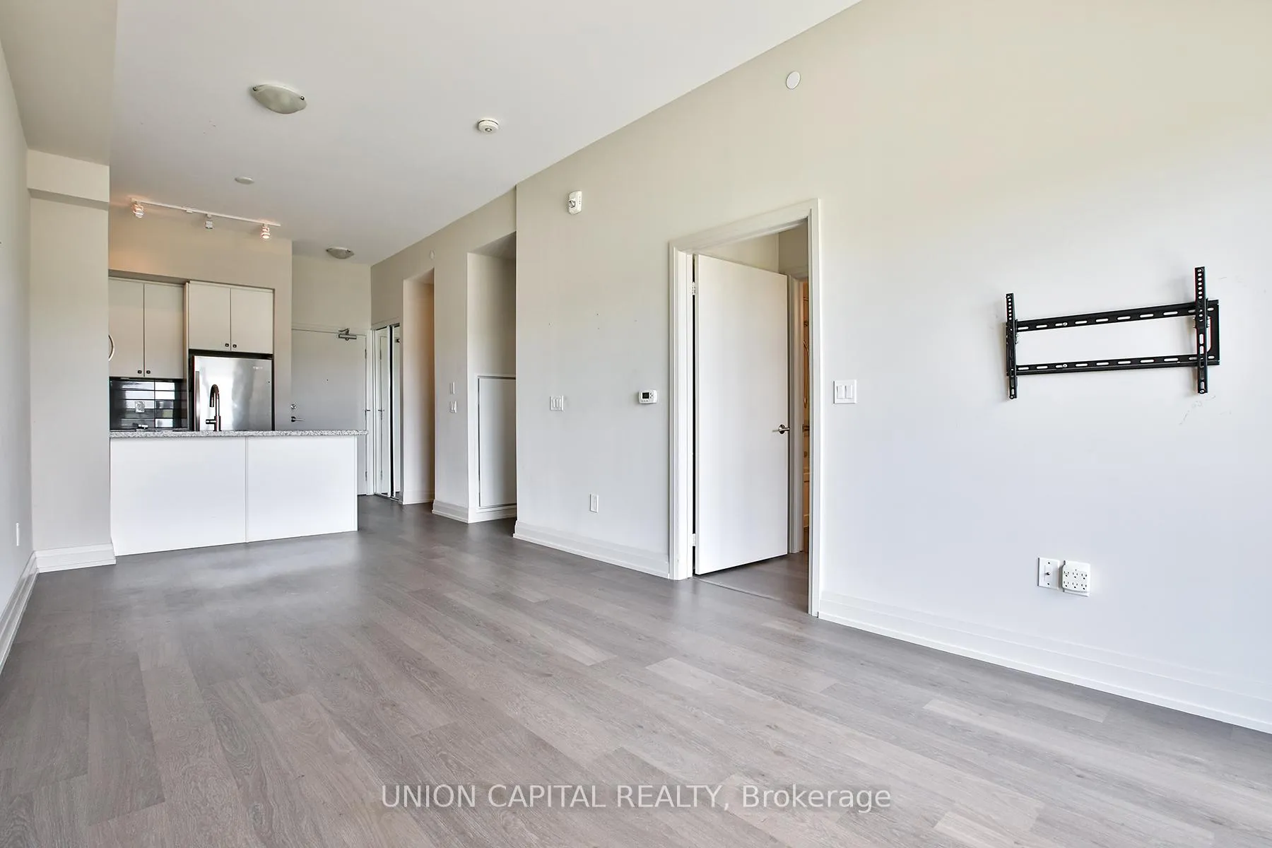 Photo 9 of Unit 437, 555 William Graham Drive, Aurora, Rural Aurora — HOMEH