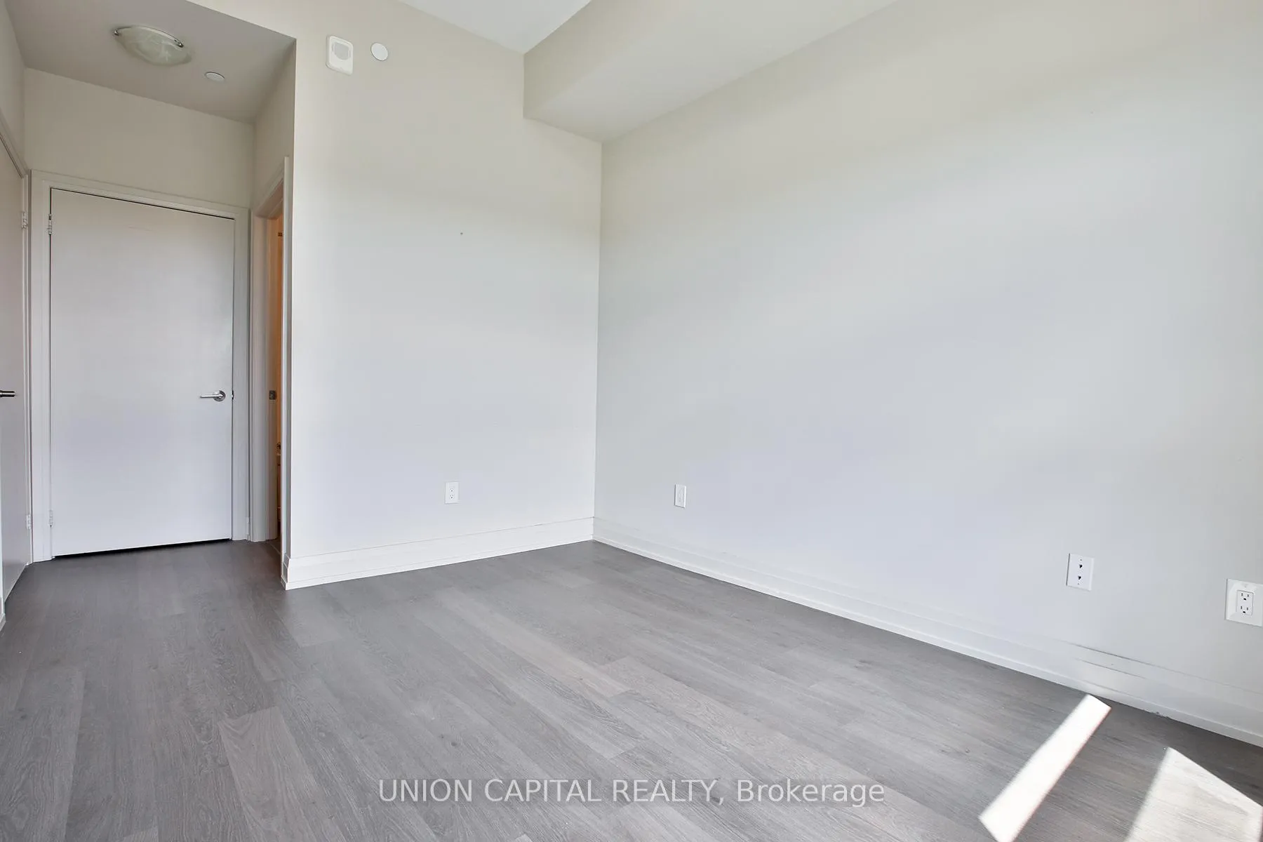 Photo 17 of Unit 437, 555 William Graham Drive, Aurora, Rural Aurora — HOMEH