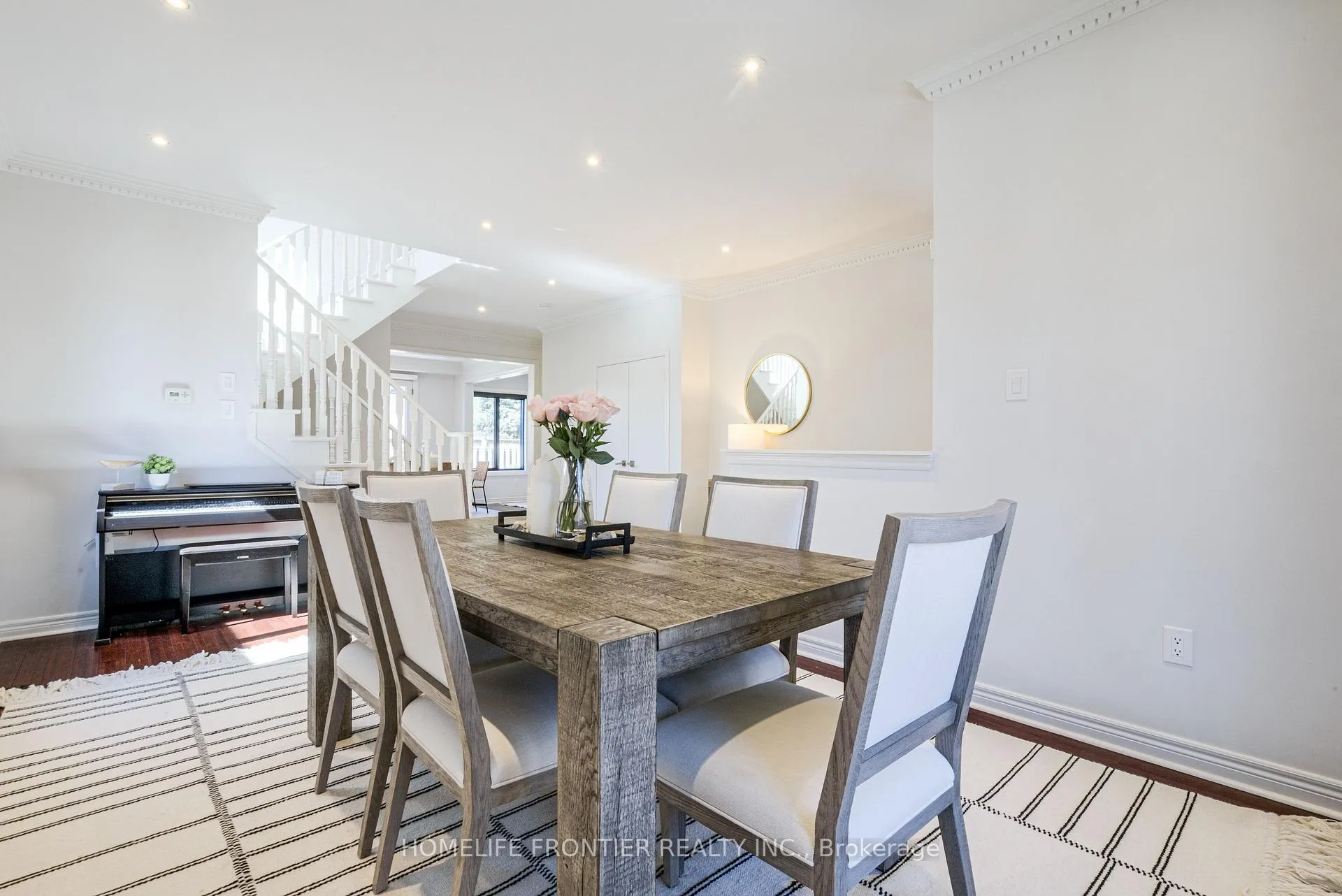 Photo 3 of 126 Forecastle Road, Vaughan, Patterson — HOMEH