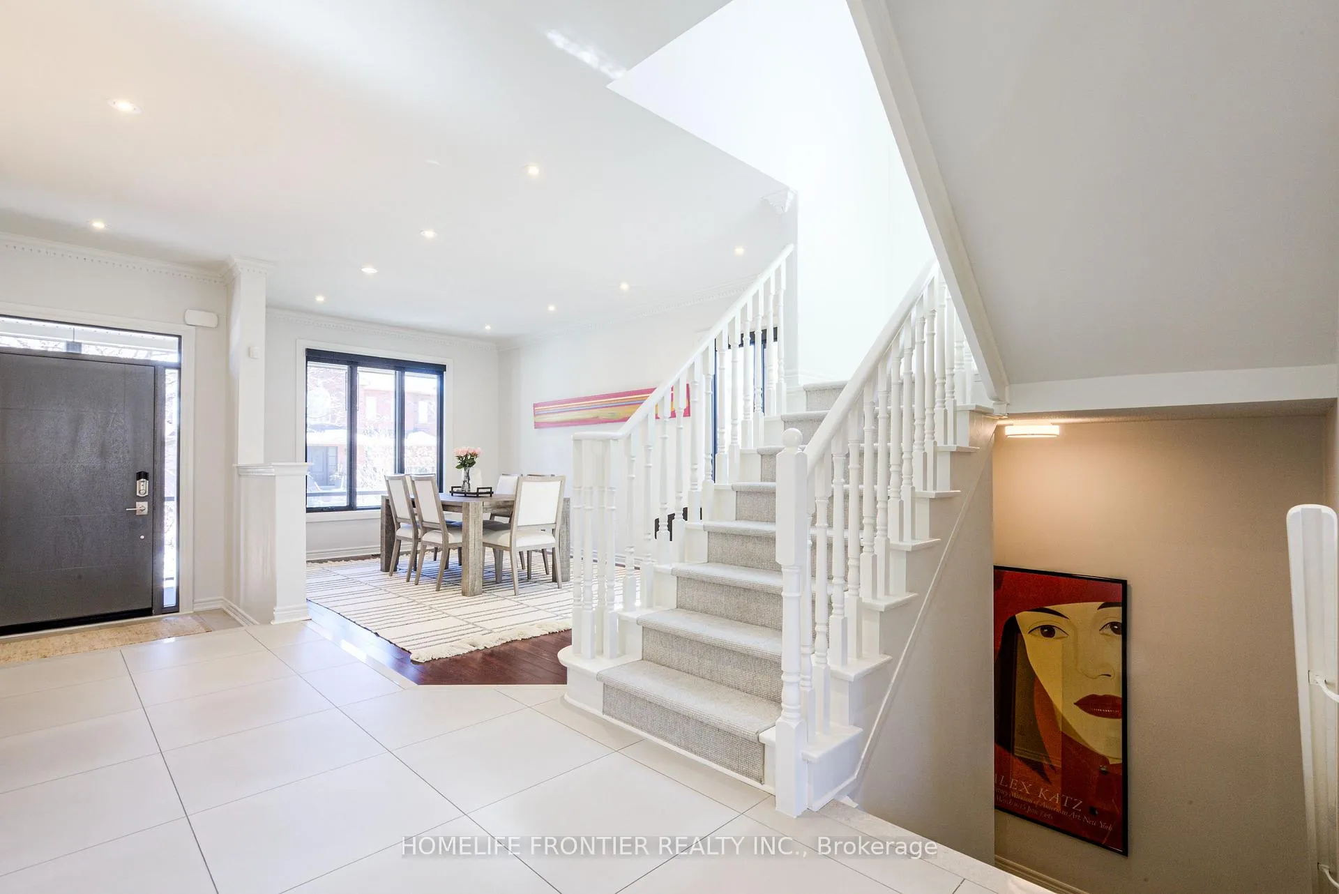 Photo 4 of 126 Forecastle Road, Vaughan, Patterson — HOMEH
