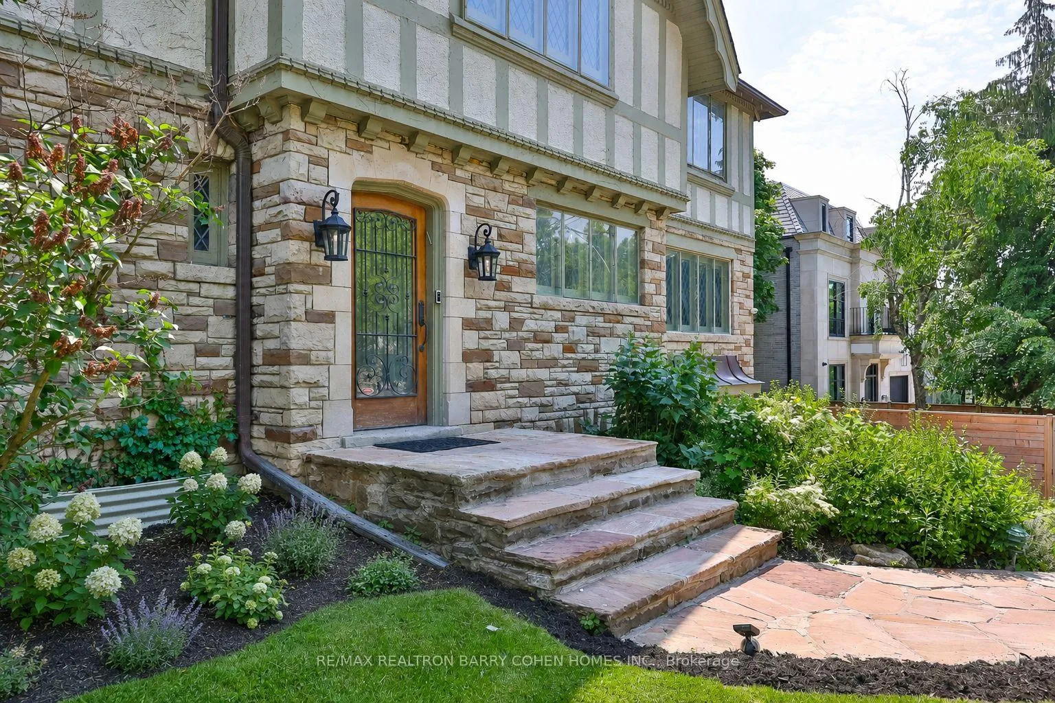 Photo 2 of 39 Ava Road, Toronto, Forest Hill South — HOMEH