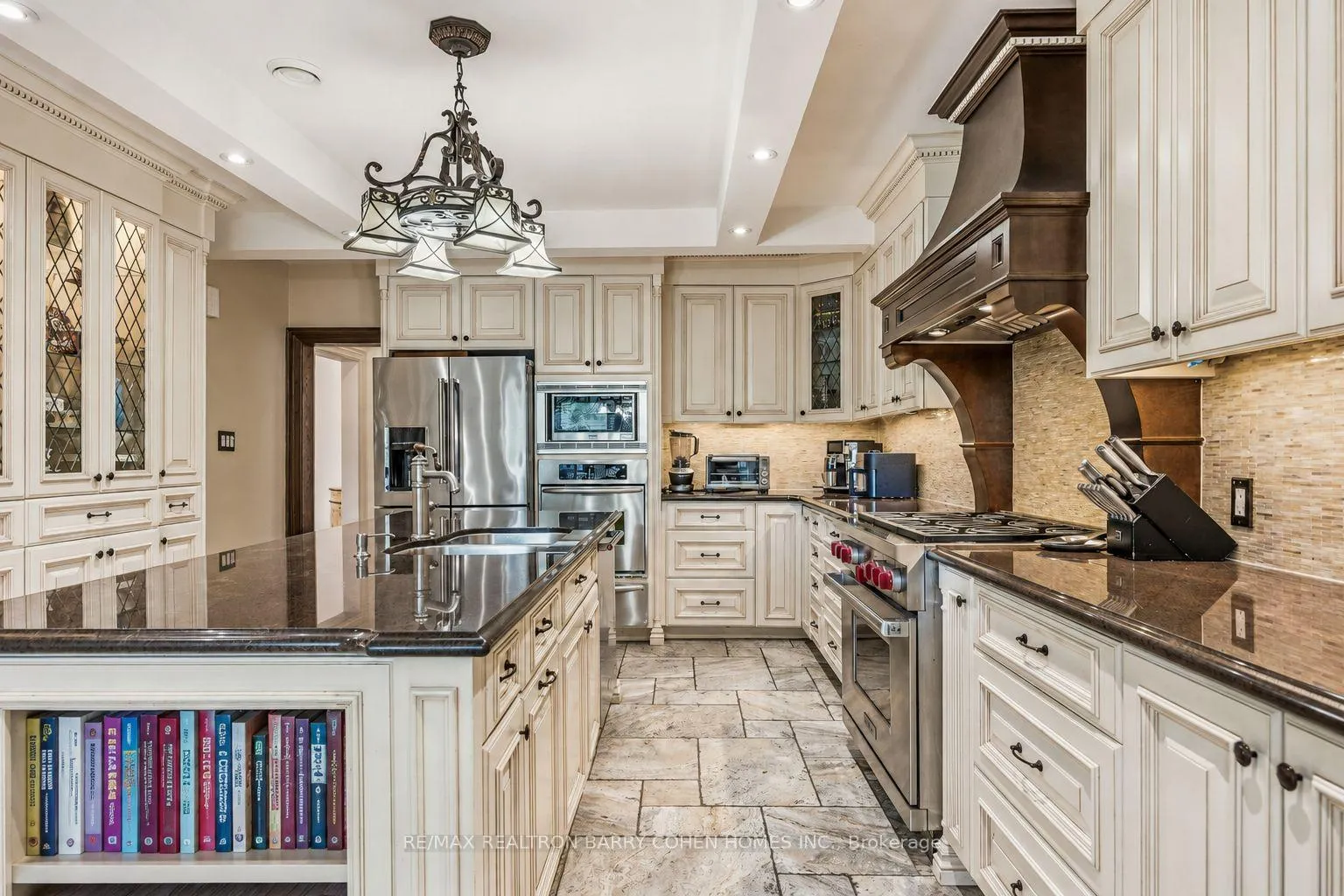 Photo 10 of 39 Ava Road, Toronto, Forest Hill South — HOMEH