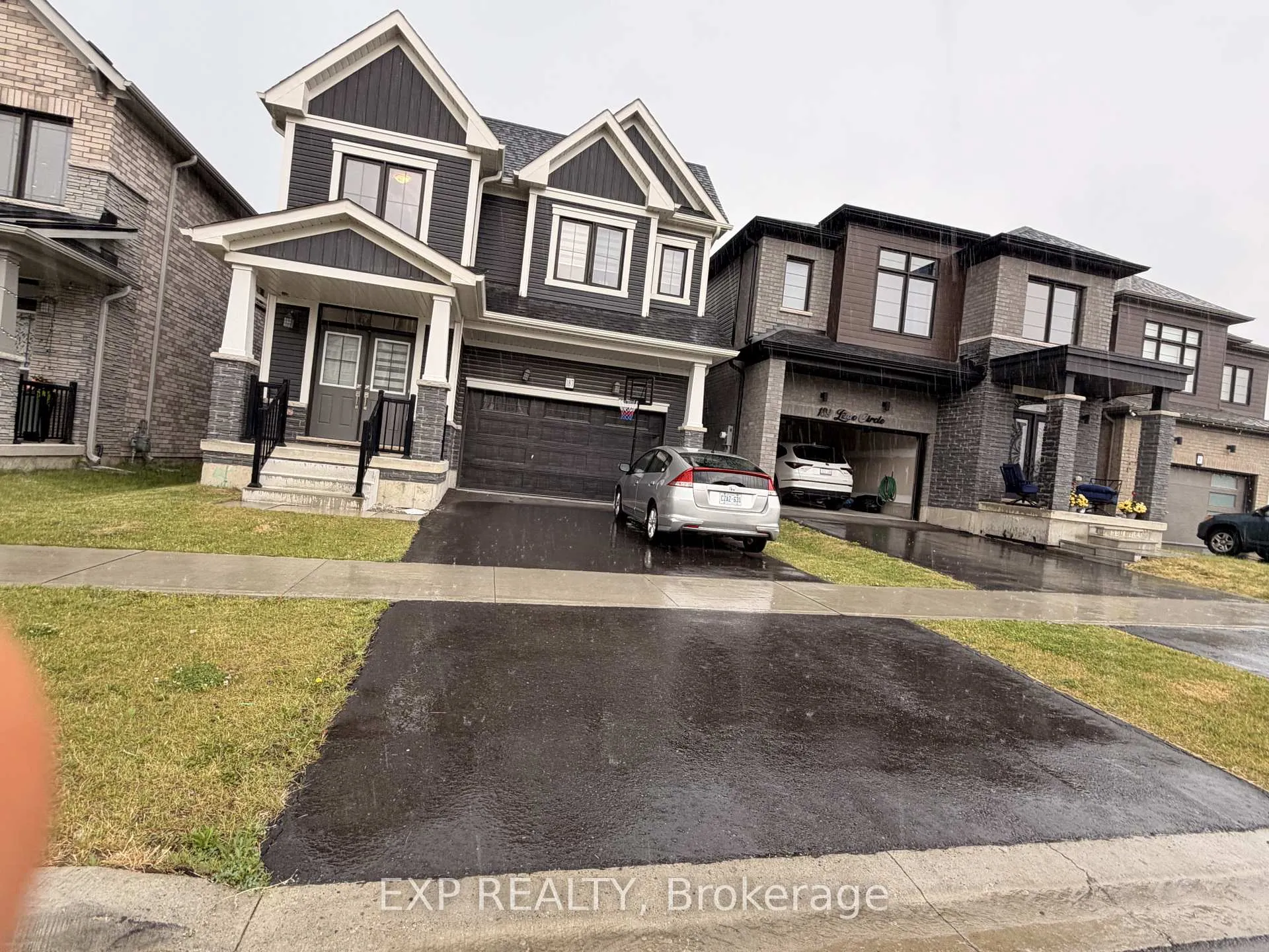 Photo 2 of 187 Lilac Circle, Haldimand — HOMEH