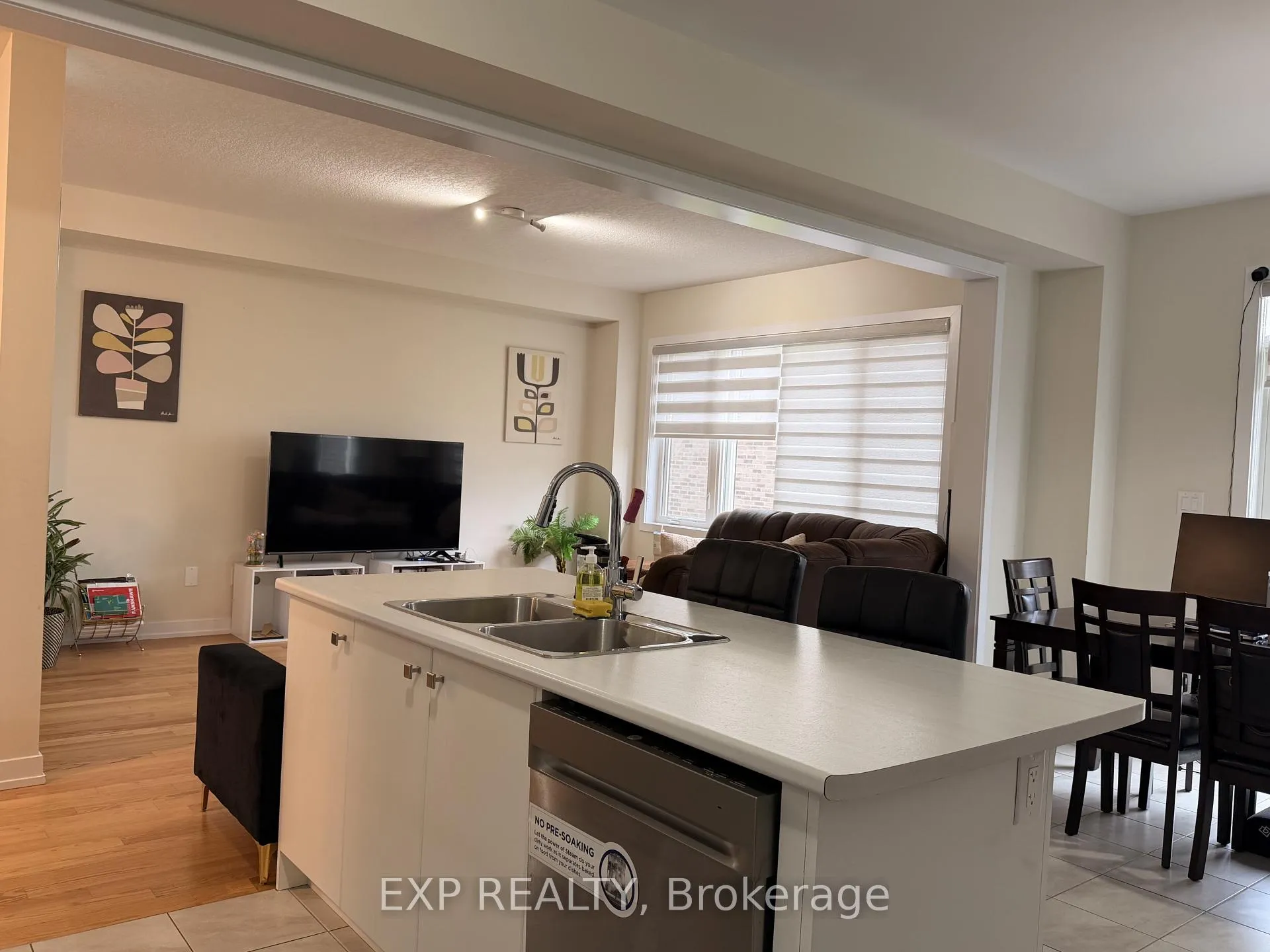 Photo 15 of 187 Lilac Circle, Haldimand — HOMEH