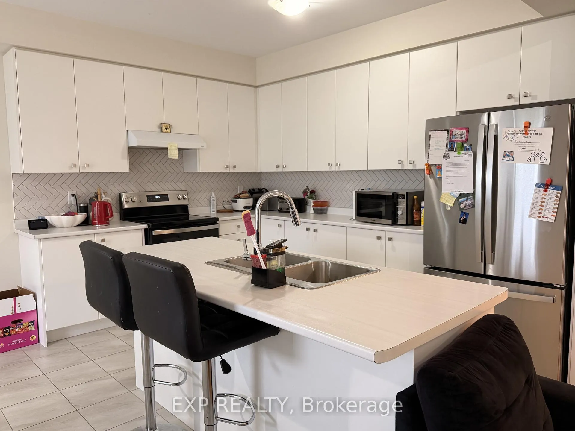 Photo 17 of 187 Lilac Circle, Haldimand — HOMEH
