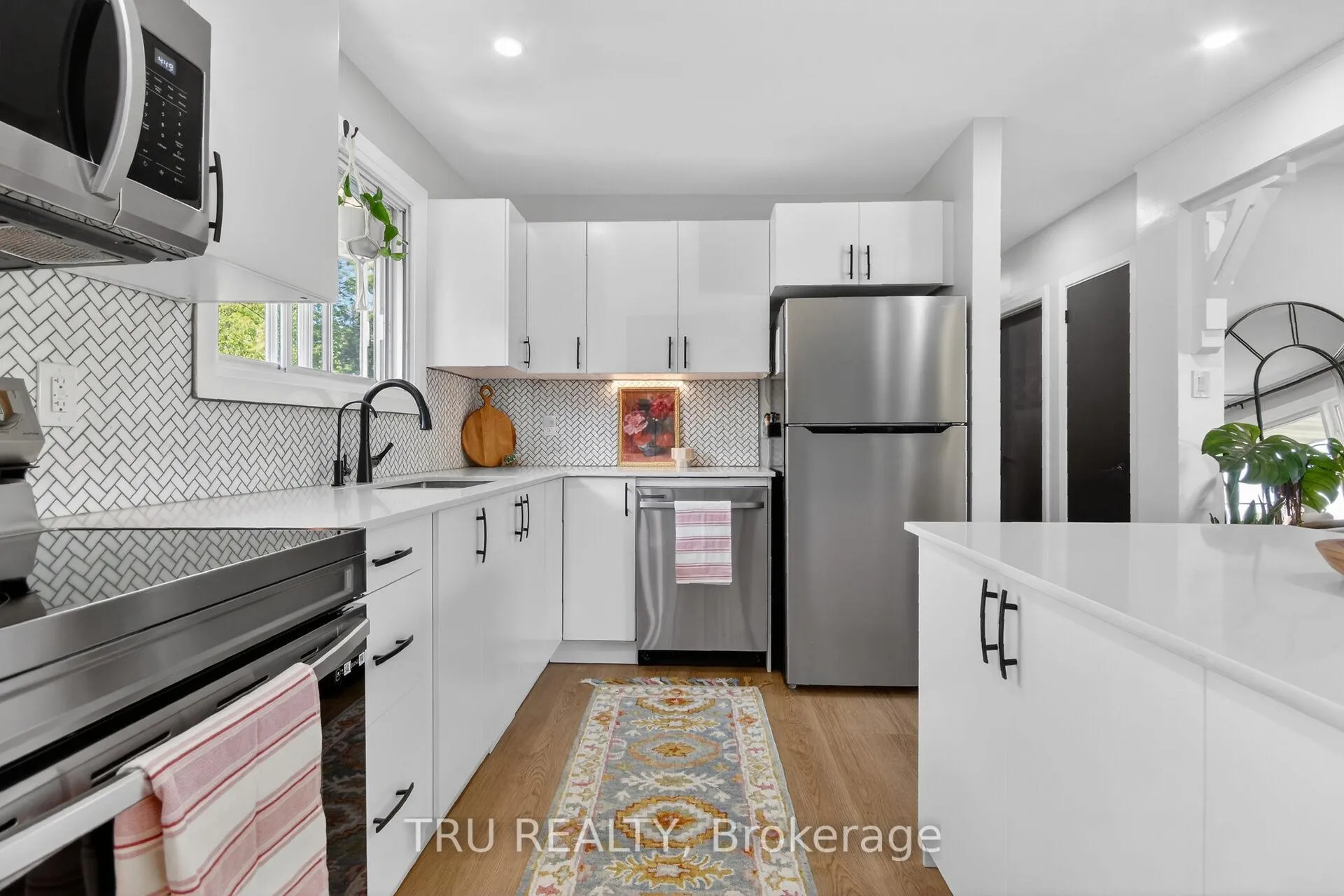 Photo 15 of 19 Todd Drive, Ottawa, Richmond — HOMEH