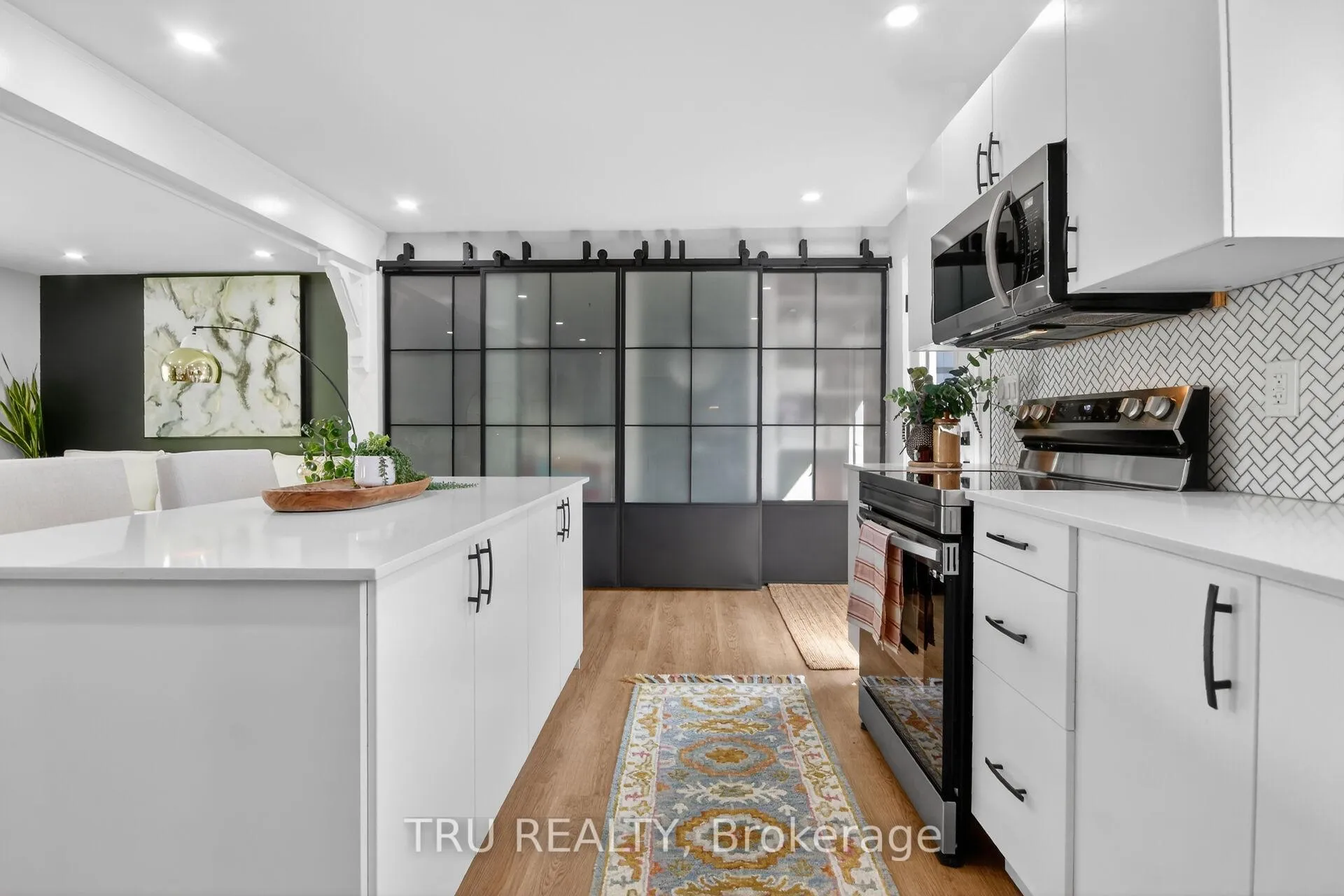Photo 16 of 19 Todd Drive, Ottawa, Richmond — HOMEH
