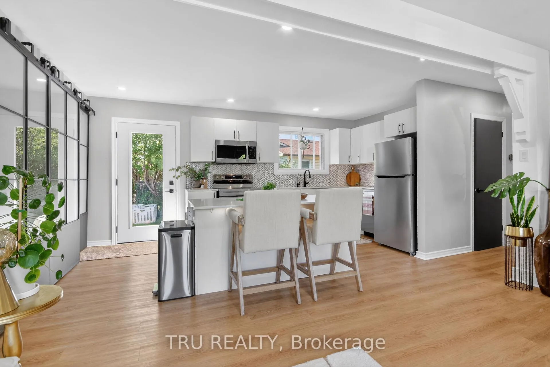 Photo 18 of 19 Todd Drive, Ottawa, Richmond — HOMEH