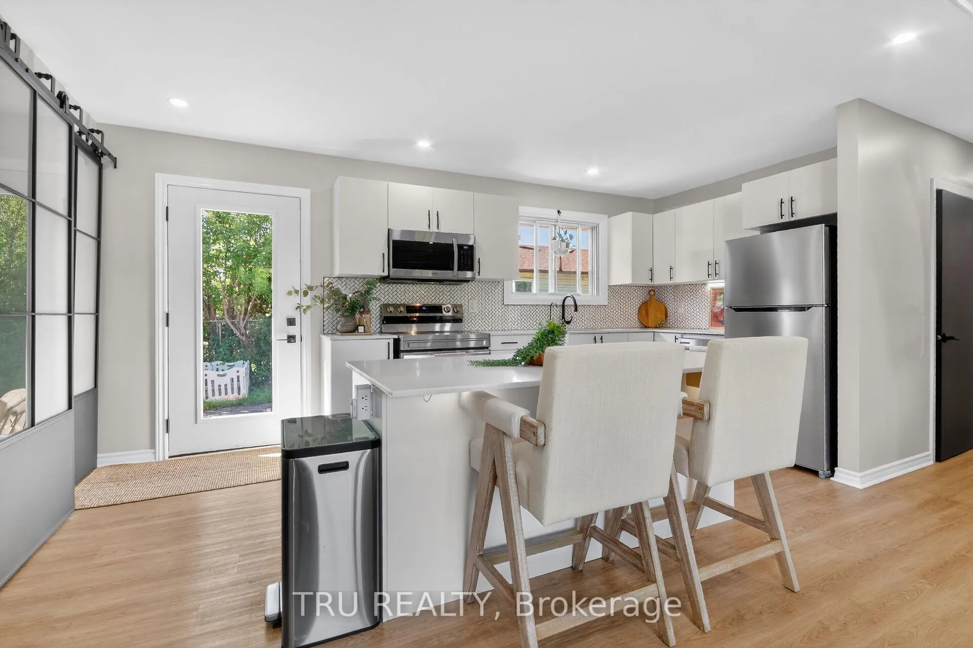 Photo 19 of 19 Todd Drive, Ottawa, Richmond — HOMEH