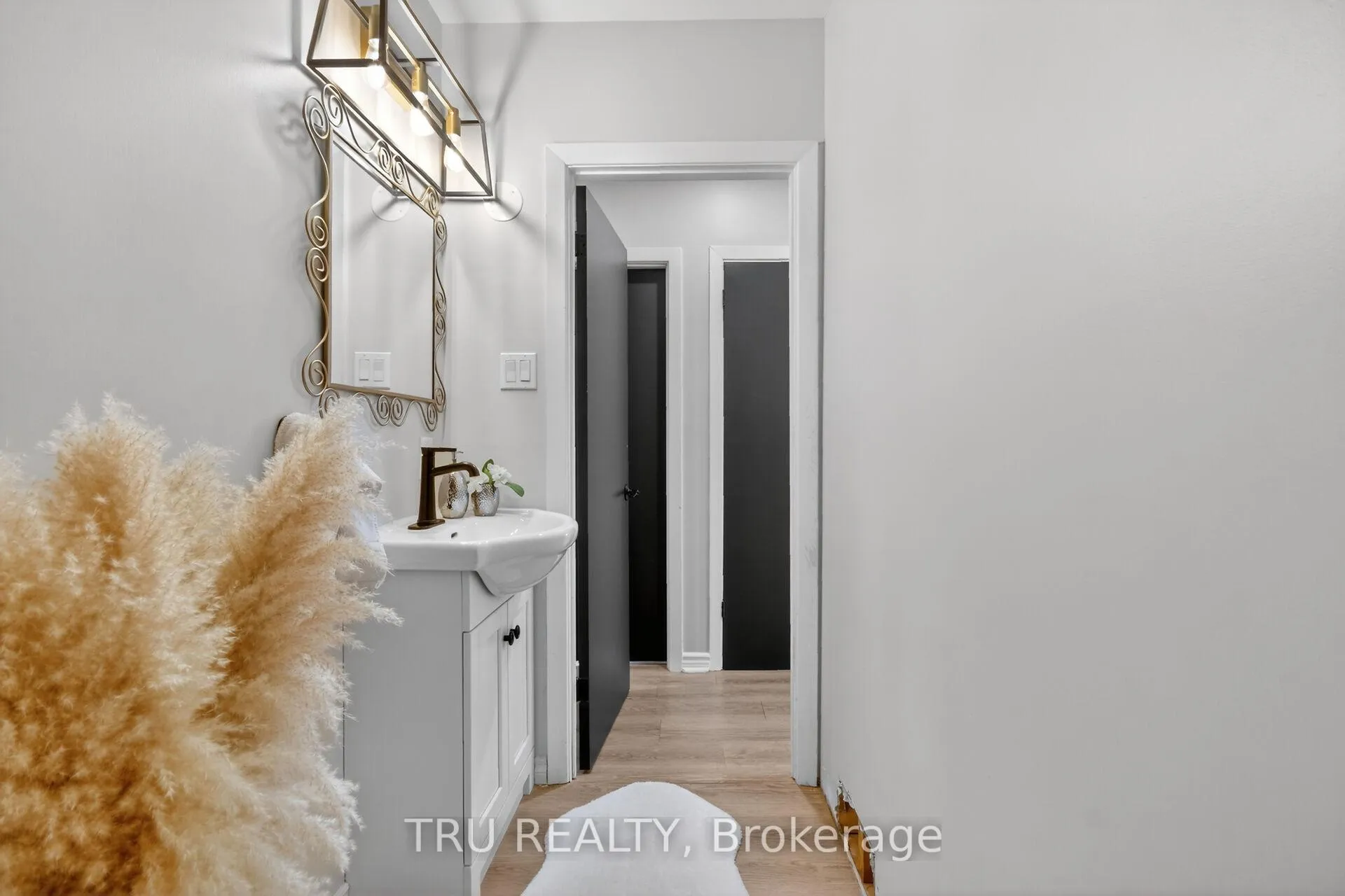 Photo 35 of 19 Todd Drive, Ottawa, Richmond — HOMEH