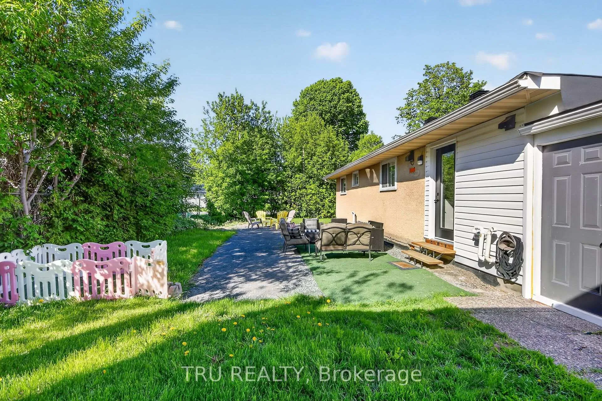 Photo 42 of 19 Todd Drive, Ottawa, Richmond — HOMEH