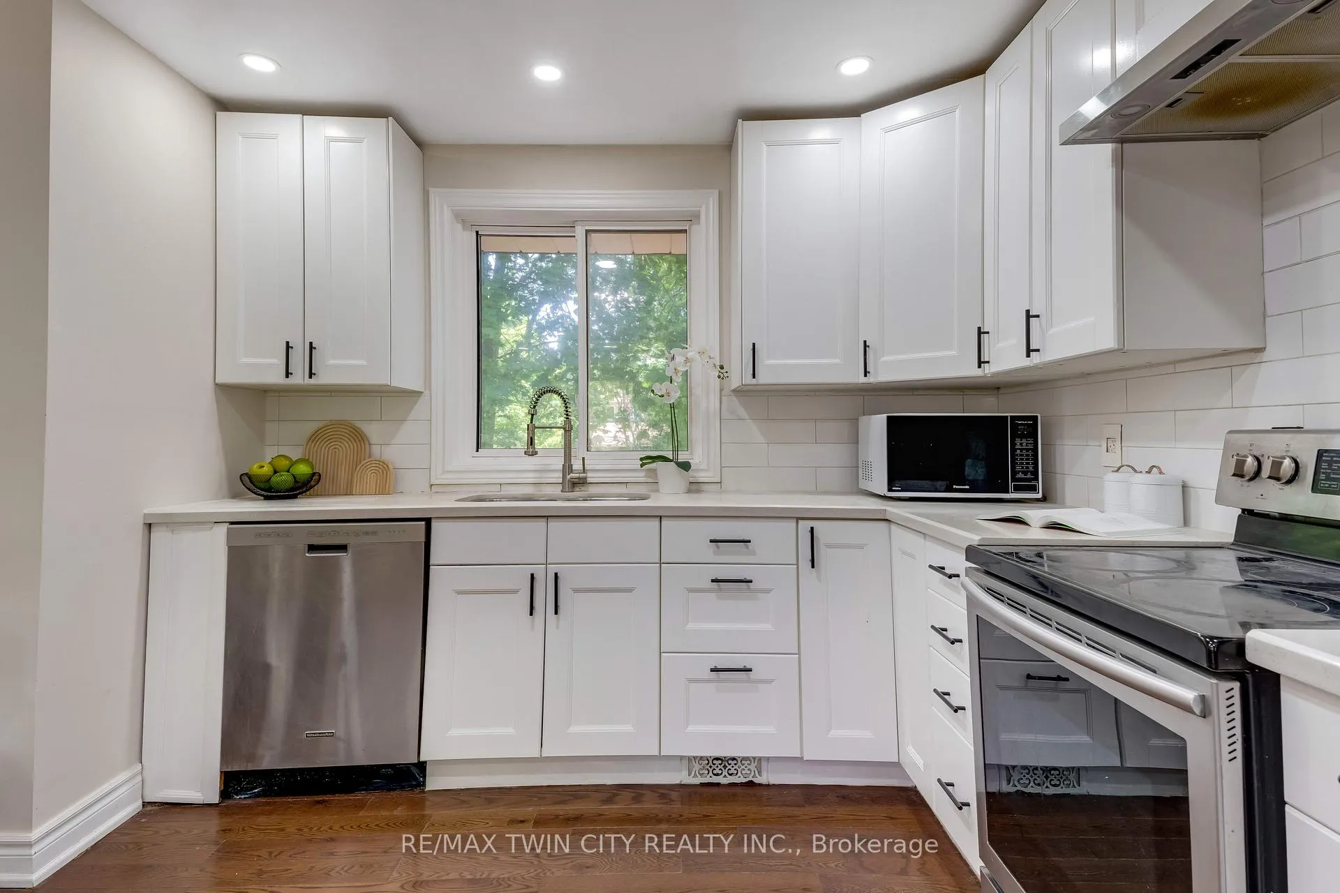 Photo 7 of 88 Dumbarton Street, Guelph, Riverside Park — HOMEH