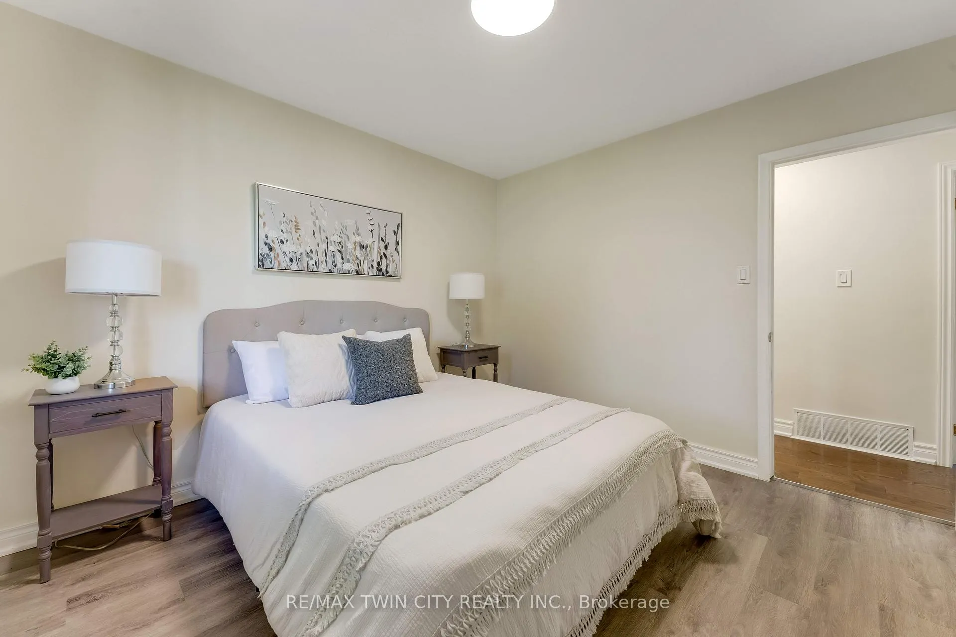 Photo 18 of 88 Dumbarton Street, Guelph, Riverside Park — HOMEH