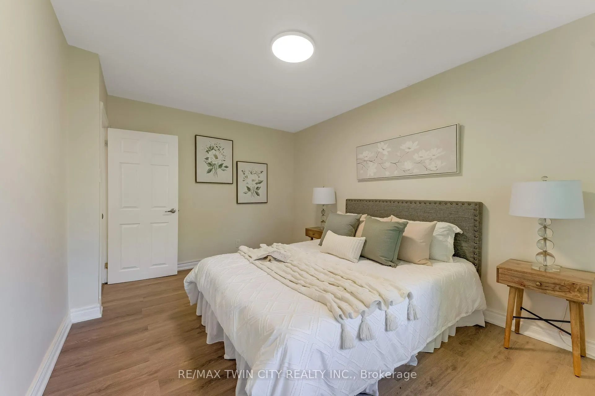 Photo 24 of 88 Dumbarton Street, Guelph, Riverside Park — HOMEH