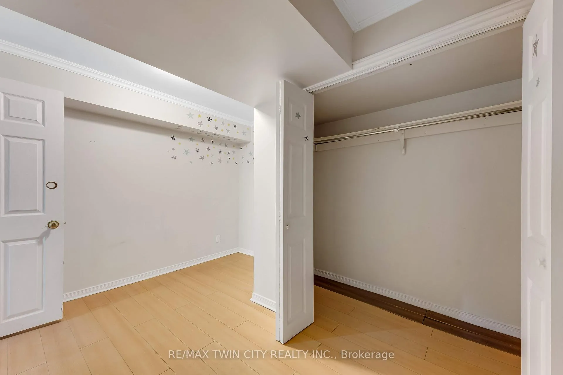 Photo 40 of 88 Dumbarton Street, Guelph, Riverside Park — HOMEH