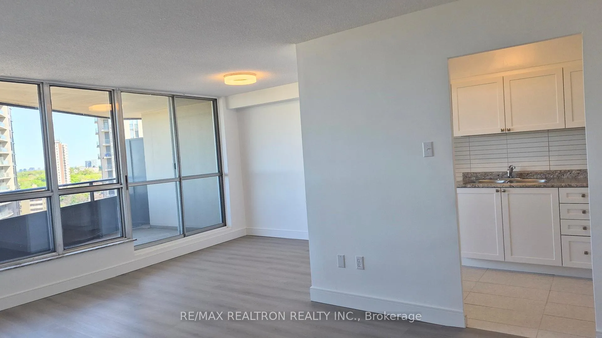 Photo 1 of Unit 1606, 21 Vaughan Road, Toronto, Wychwood — HOMEH