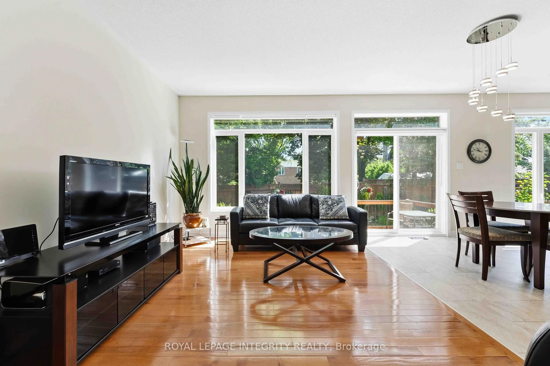 Photo 11 of 347 Antigonish Avenue, Ottawa, Springridge/East Village — HOMEH