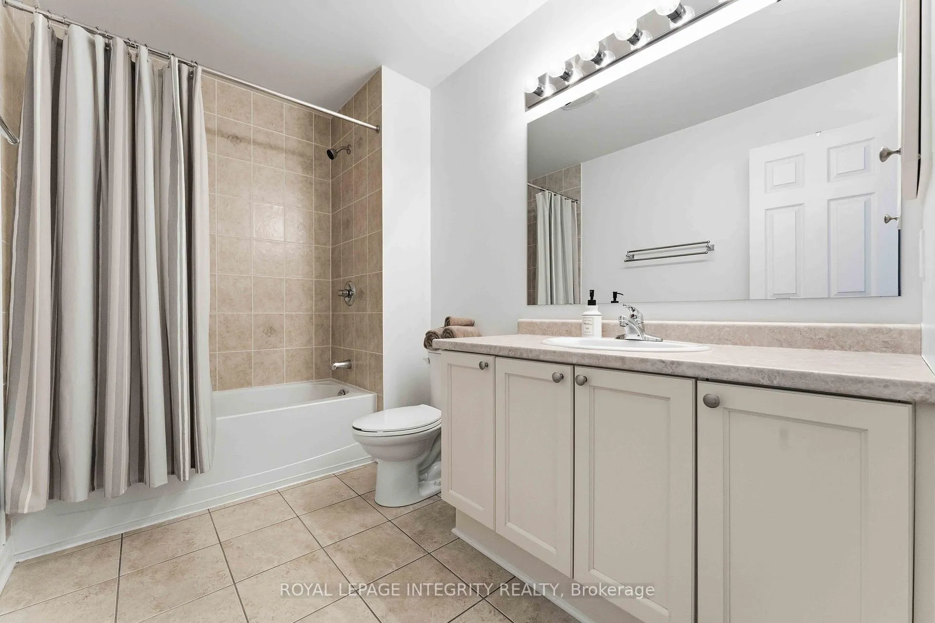 Photo 40 of 347 Antigonish Avenue, Ottawa, Springridge/East Village — HOMEH