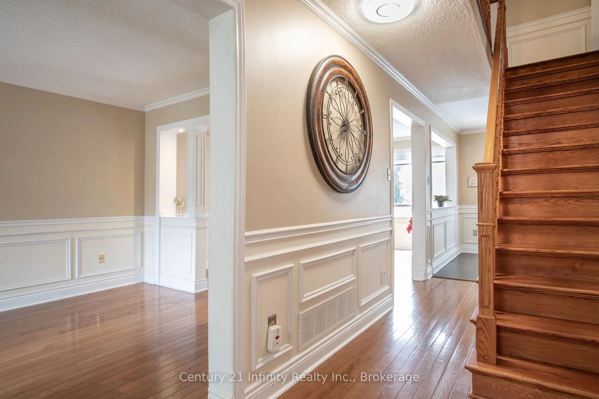 Photo 4 of 1144 Thimbleberry Circle, Oshawa, Eastdale — HOMEH